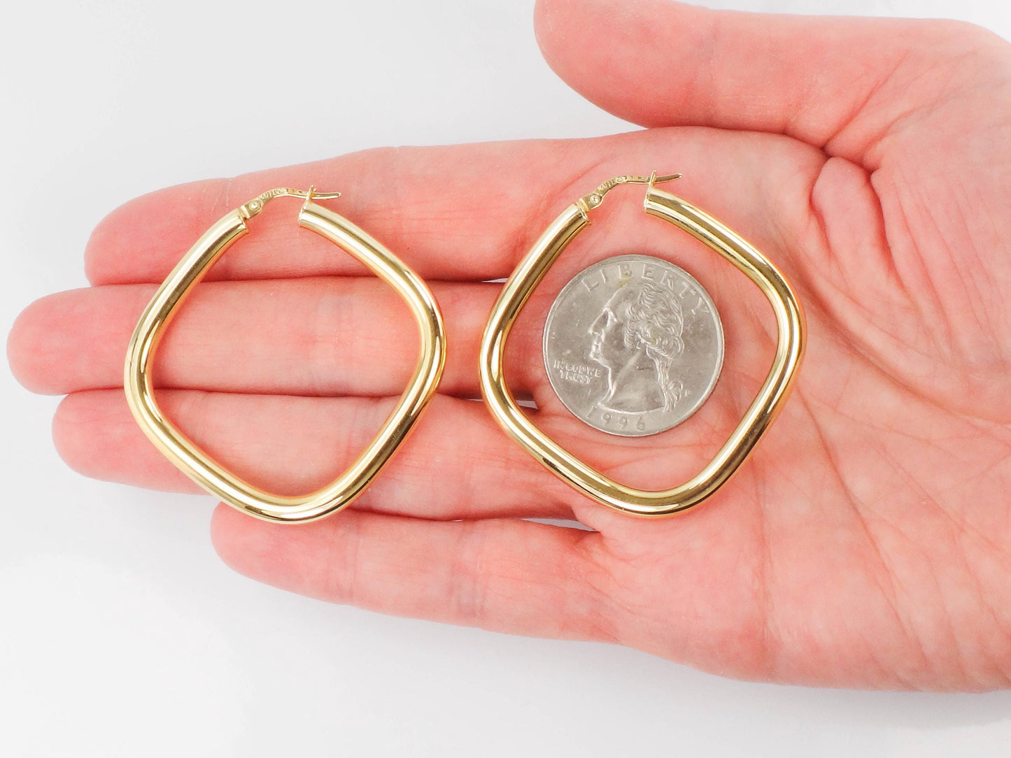 Vintage 18k Gold Hoop Earrings: Italian Rounded Square Design, 1.25" 3.8 MM