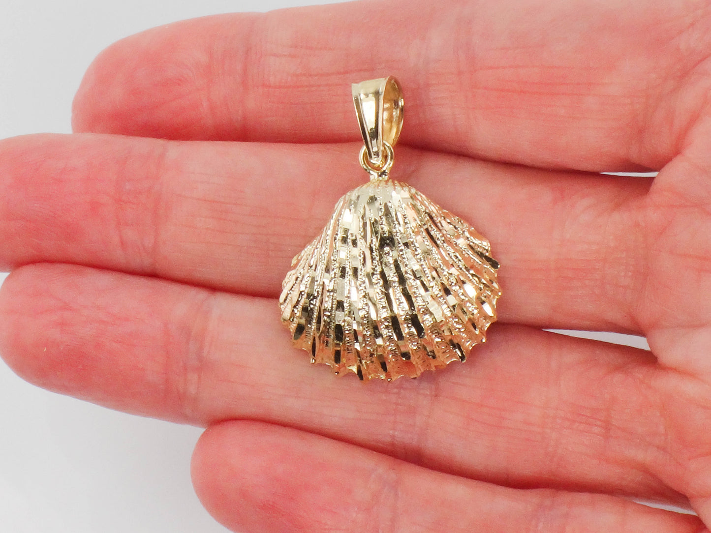 Solid 14k Yellow Gold Seashell Pendant