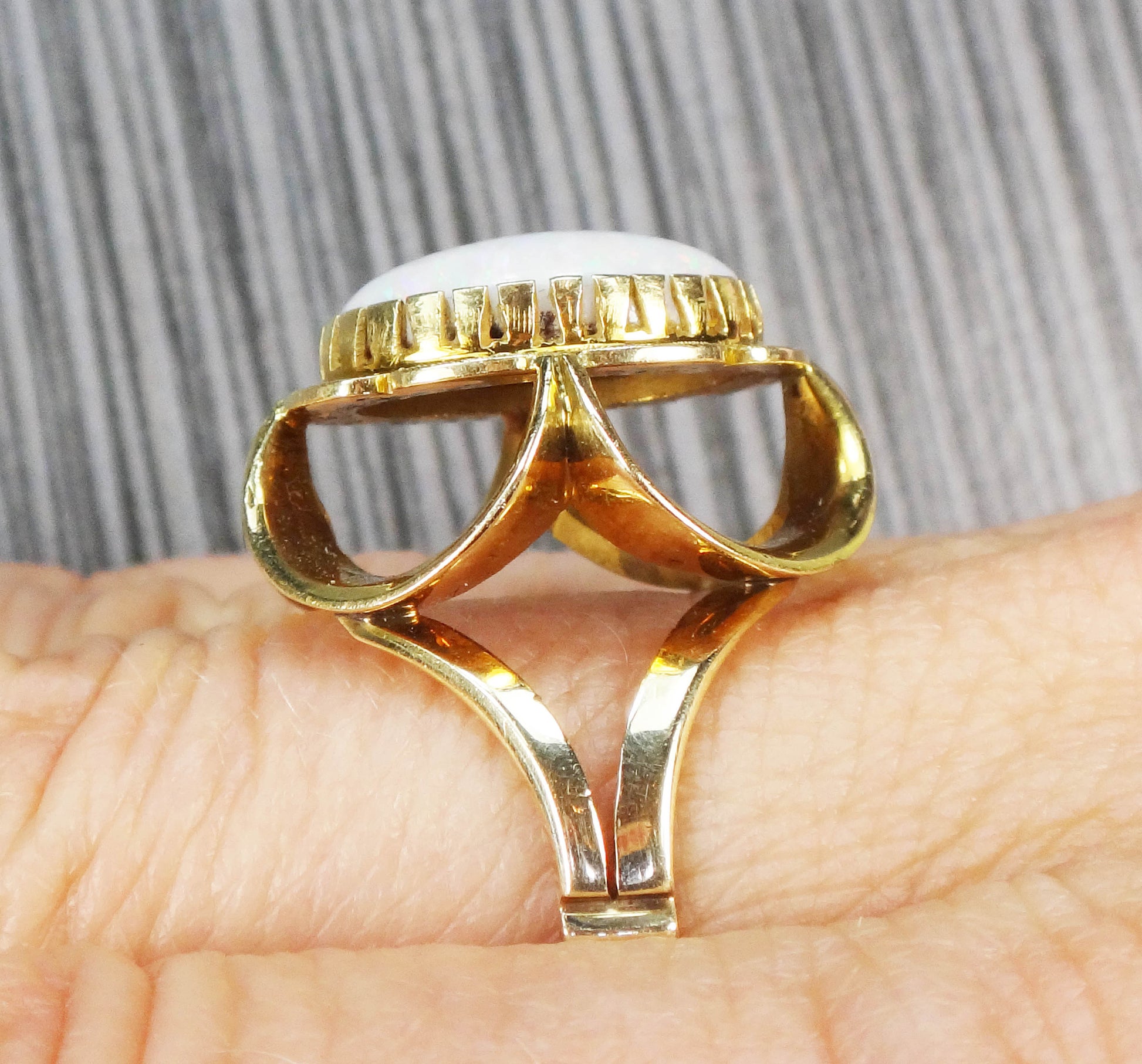 Vintage 14k Yellow Gold Opal Ring: October Birthstone Floral Design, Size 7