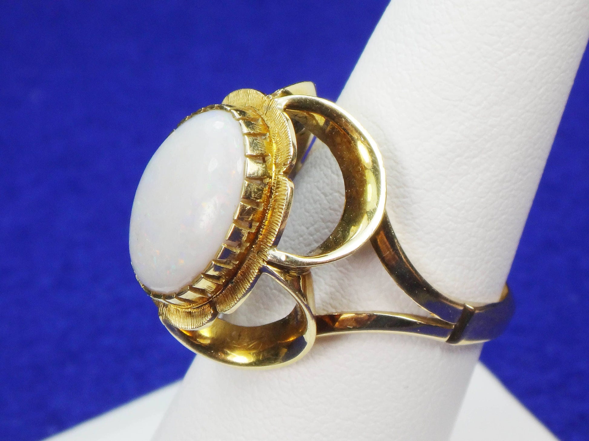 Vintage 14k Yellow Gold Opal Ring: October Birthstone Floral Design, Size 7