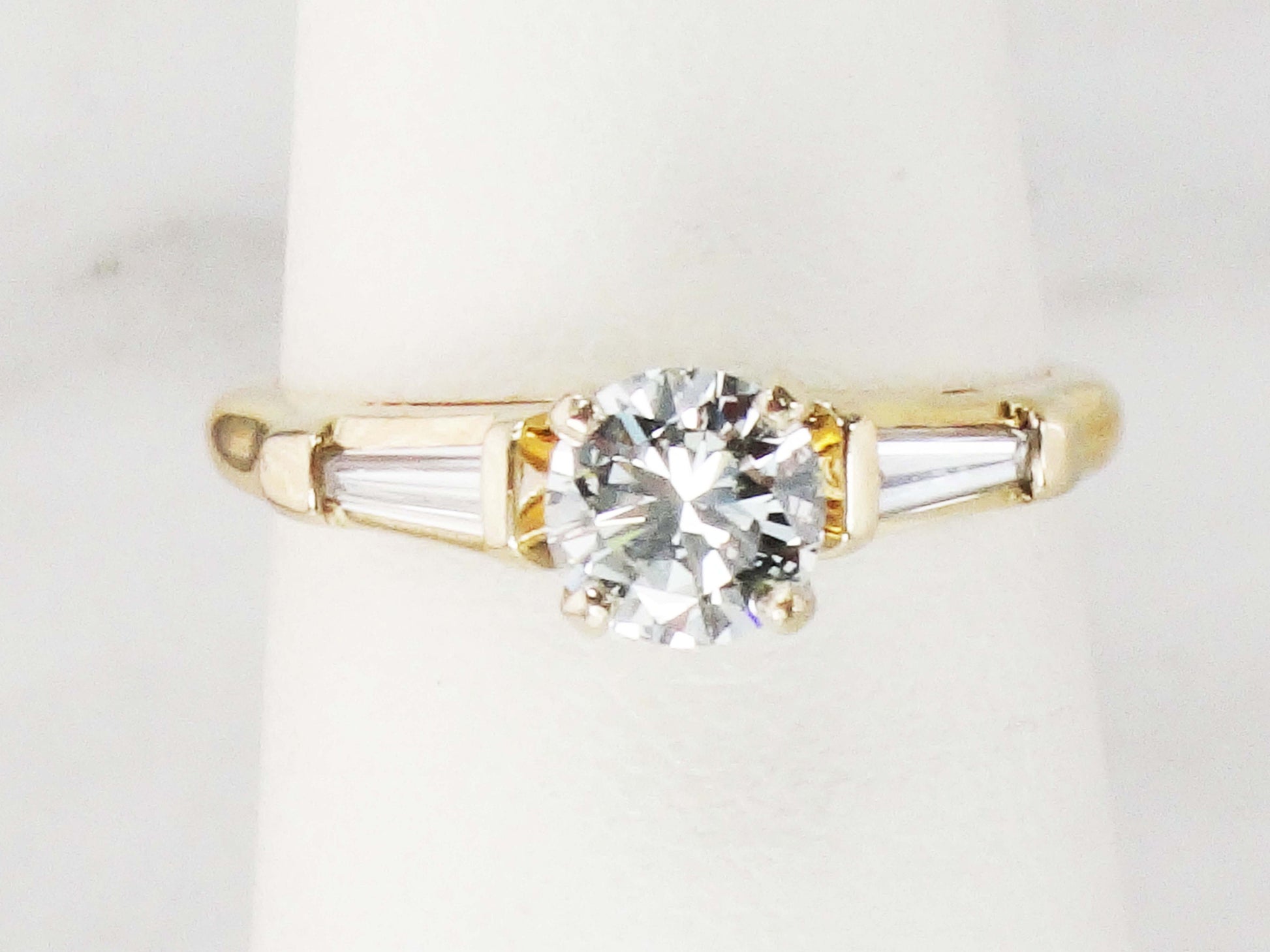 Vintage 18k Yellow Gold Natural Diamond Engagement Ring 1/2 CT Round Brilliant Diamond and Baguettes