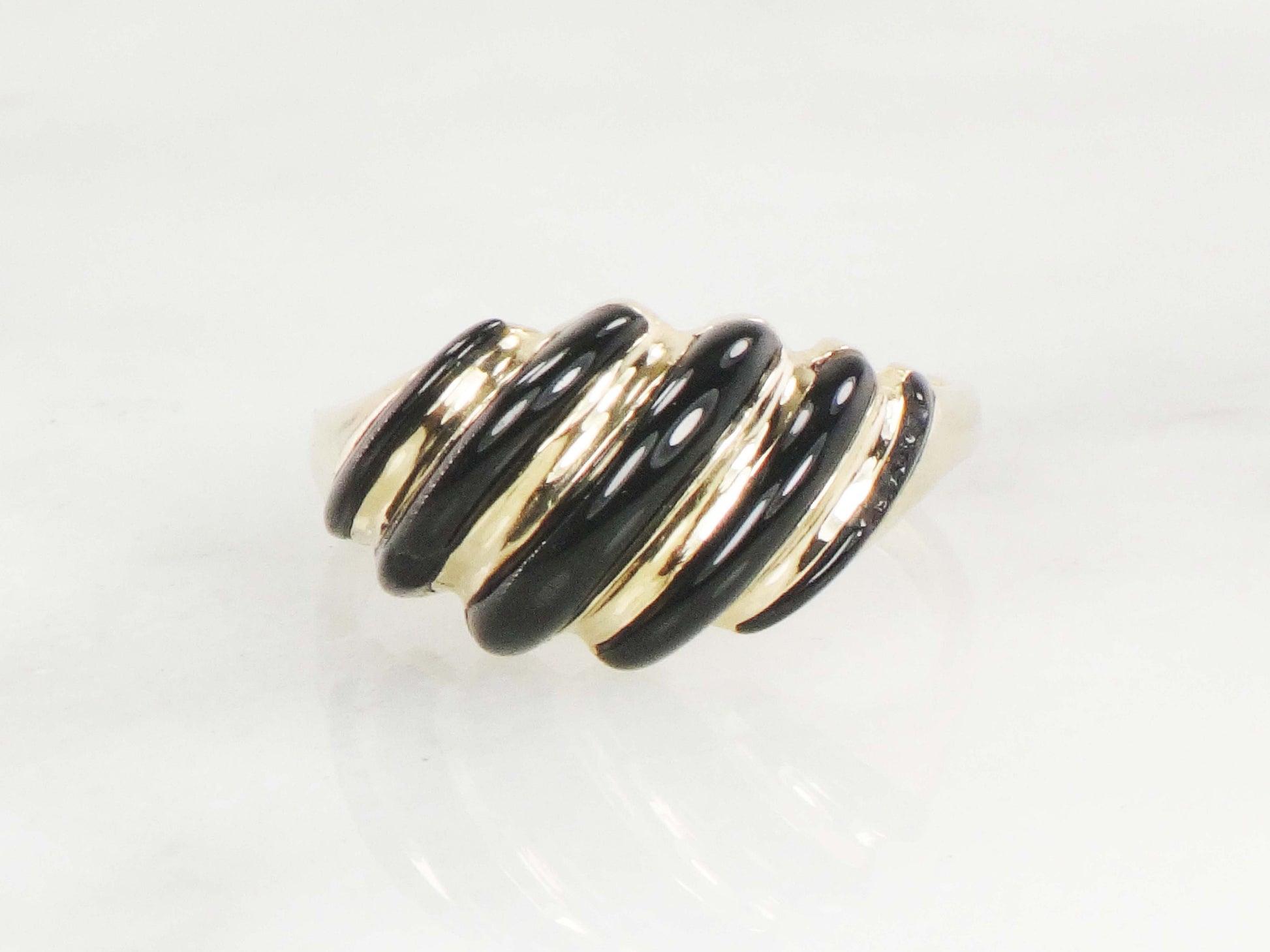 Vintage KBN Kabana 14k Yellow Gold Fluted Onyx Shrimp Ring Size 6