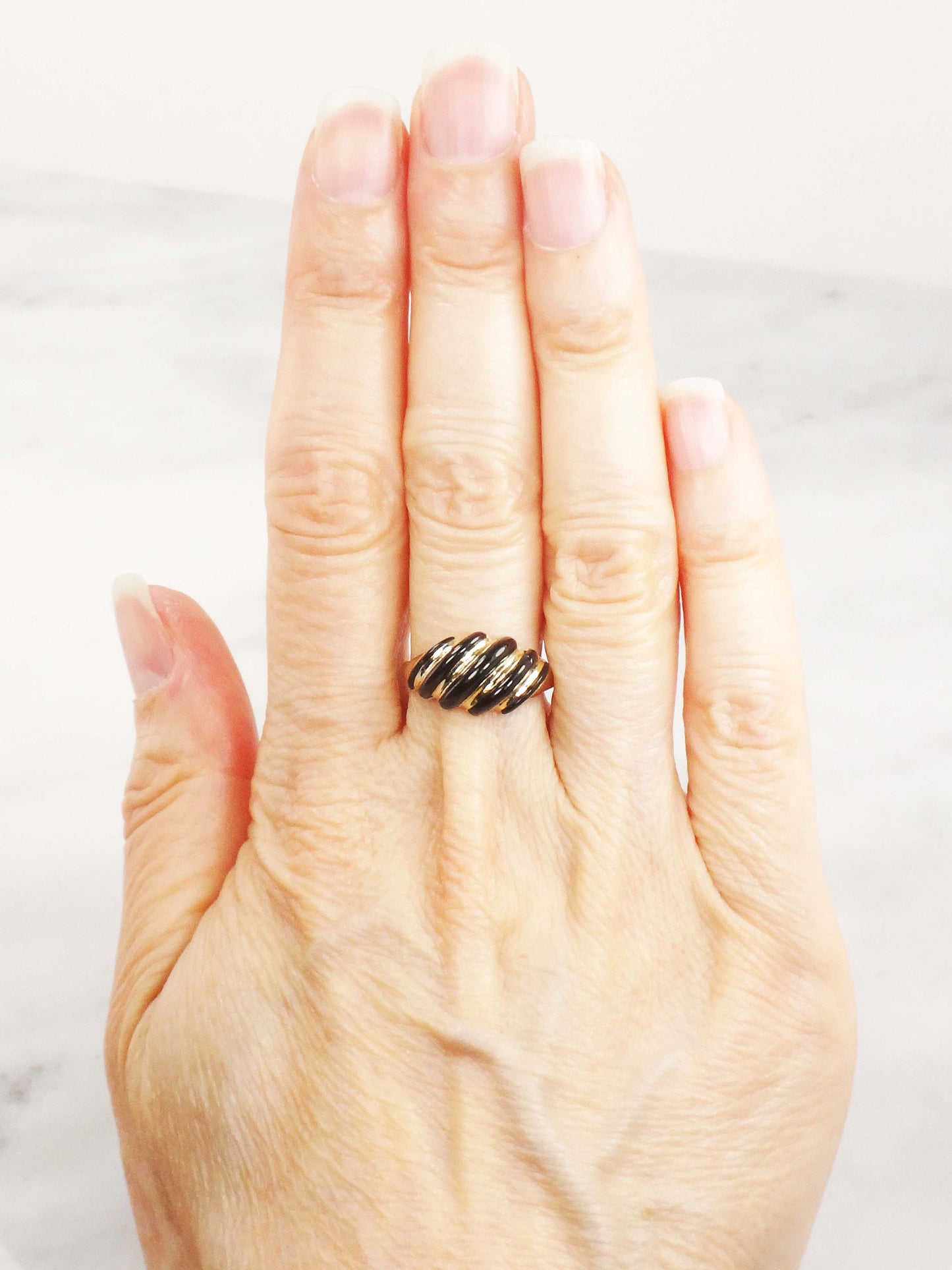 Vintage KBN Kabana 14k Yellow Gold Fluted Onyx Shrimp Ring Size 6