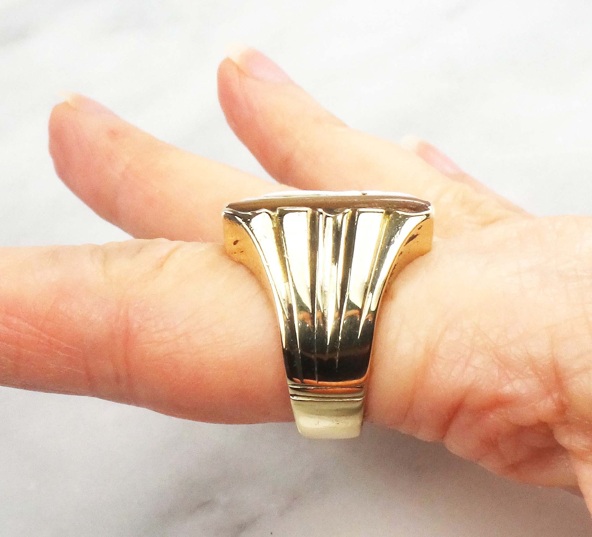 Vintage 14k Gold Cameo Ring: Carved Roman Soldier, Antique, Size 8
