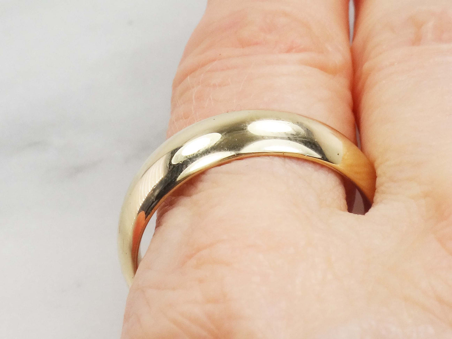 Vintage 14k Yellow Gold Wedding Band: 7mm Comfort Fit, Size 10.5