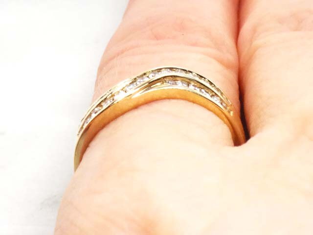 Vintage Diamond Twist Ring: 14k Yellow Gold Wave Style, Size 7.25