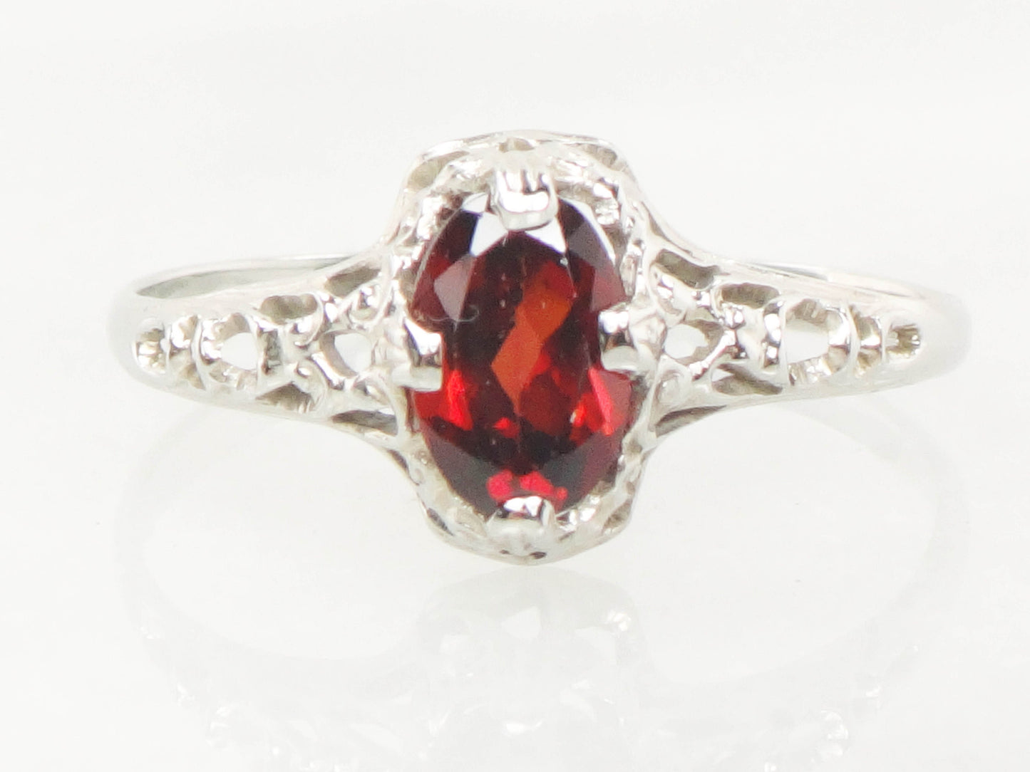 Vintage Art Deco 14k White Gold Garnet Filigree Ring - Size 3.5