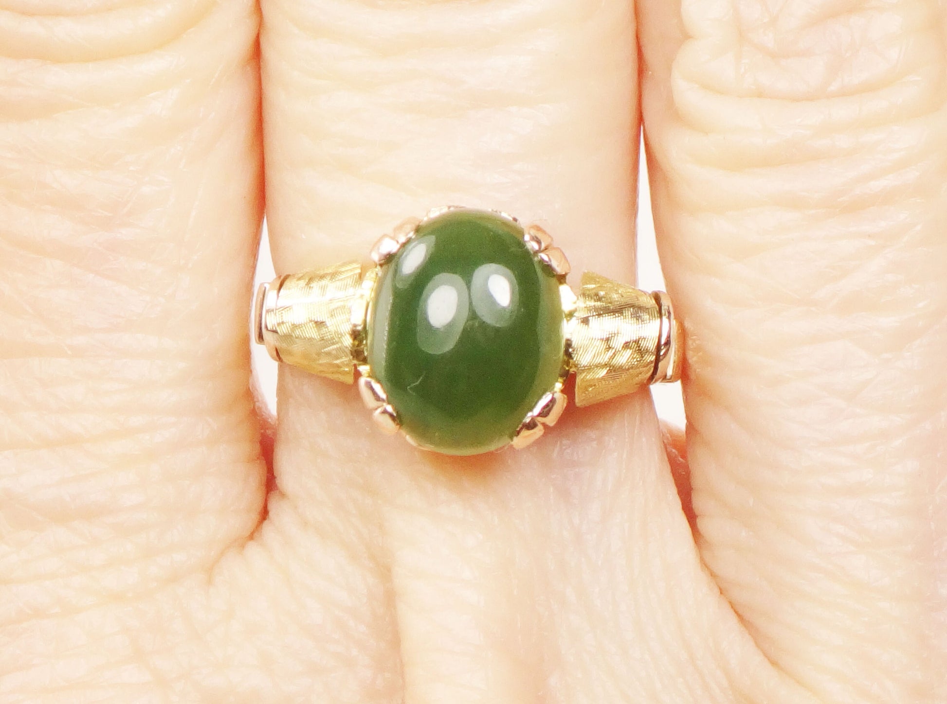 Vintage 14k Yellow Gold Chrysoprase Cabochon Ring - Size 5.5