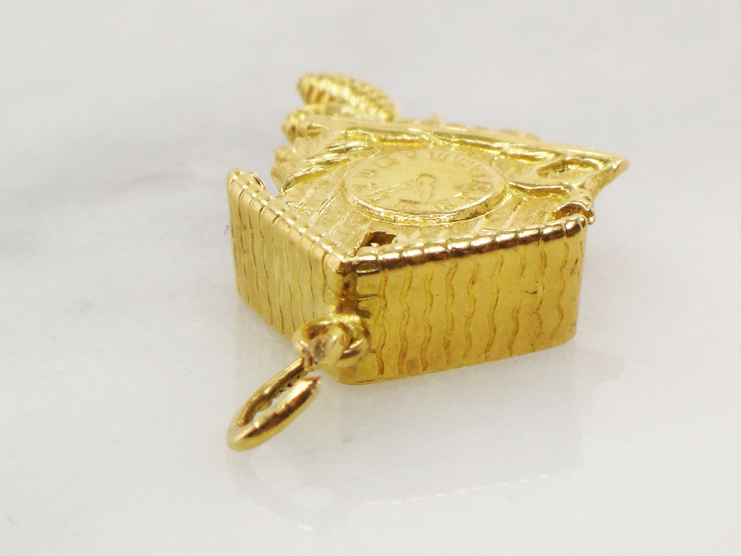 Vintage 18k Gold Cuckoo Clock Charm Pendant: Moving Pendulum, Bavaria Souvenir
