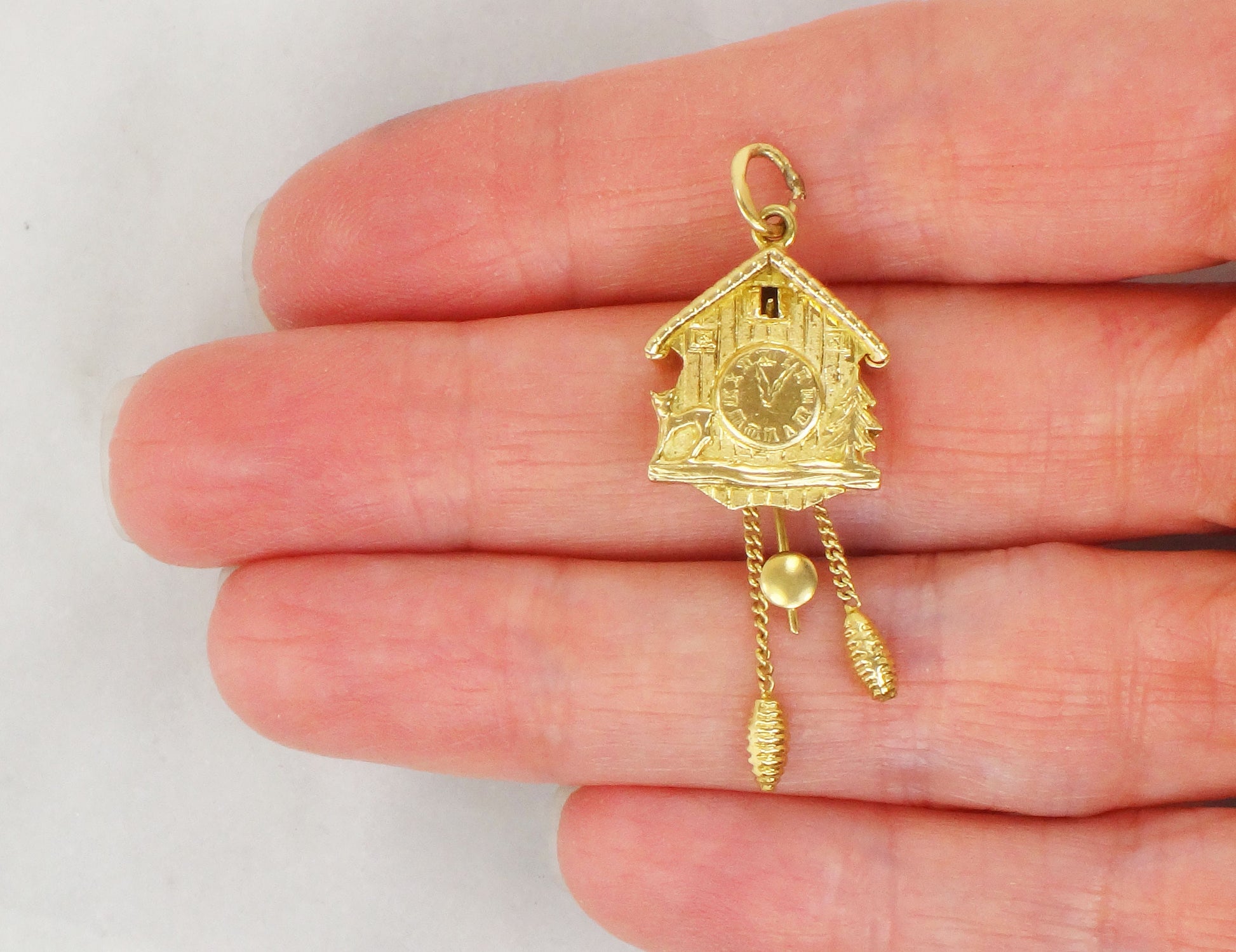 Vintage 18k Gold Cuckoo Clock Charm Pendant: Moving Pendulum, Bavaria Souvenir
