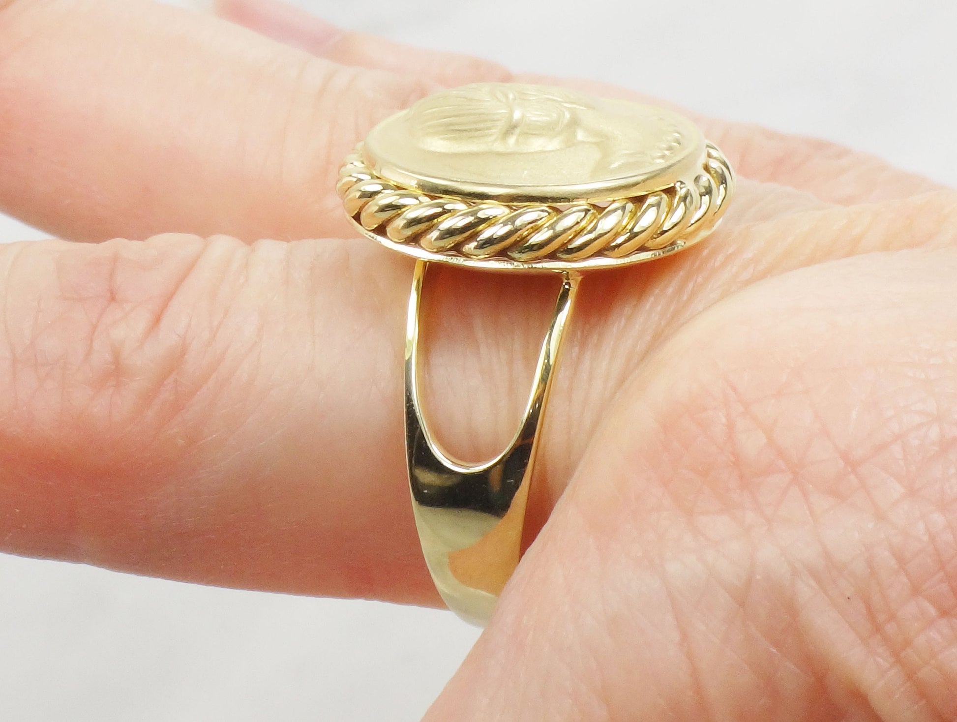 Vintage 14k Yellow Gold Cameo Ring - Italian Design, Size 10