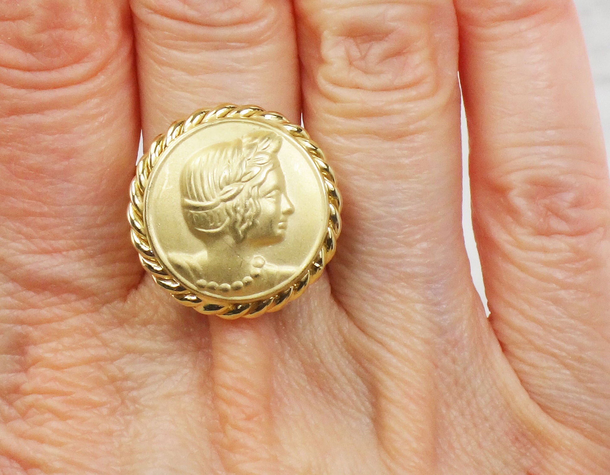 Vintage 14k Yellow Gold Cameo Ring - Italian Design, Size 10