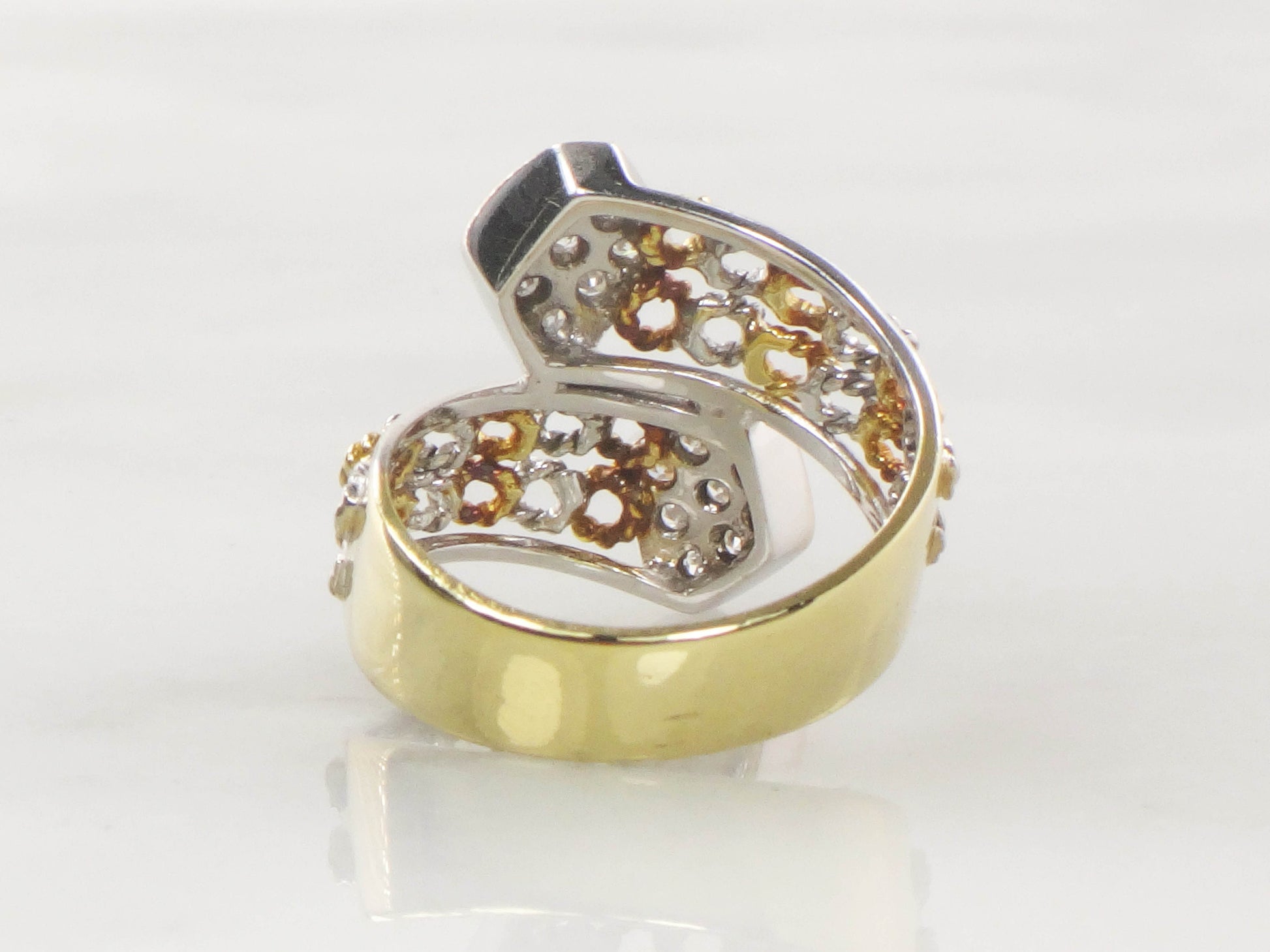 Vintage 18k Two Tone Gold Diamond Ring: Wide Band, Size 6.5