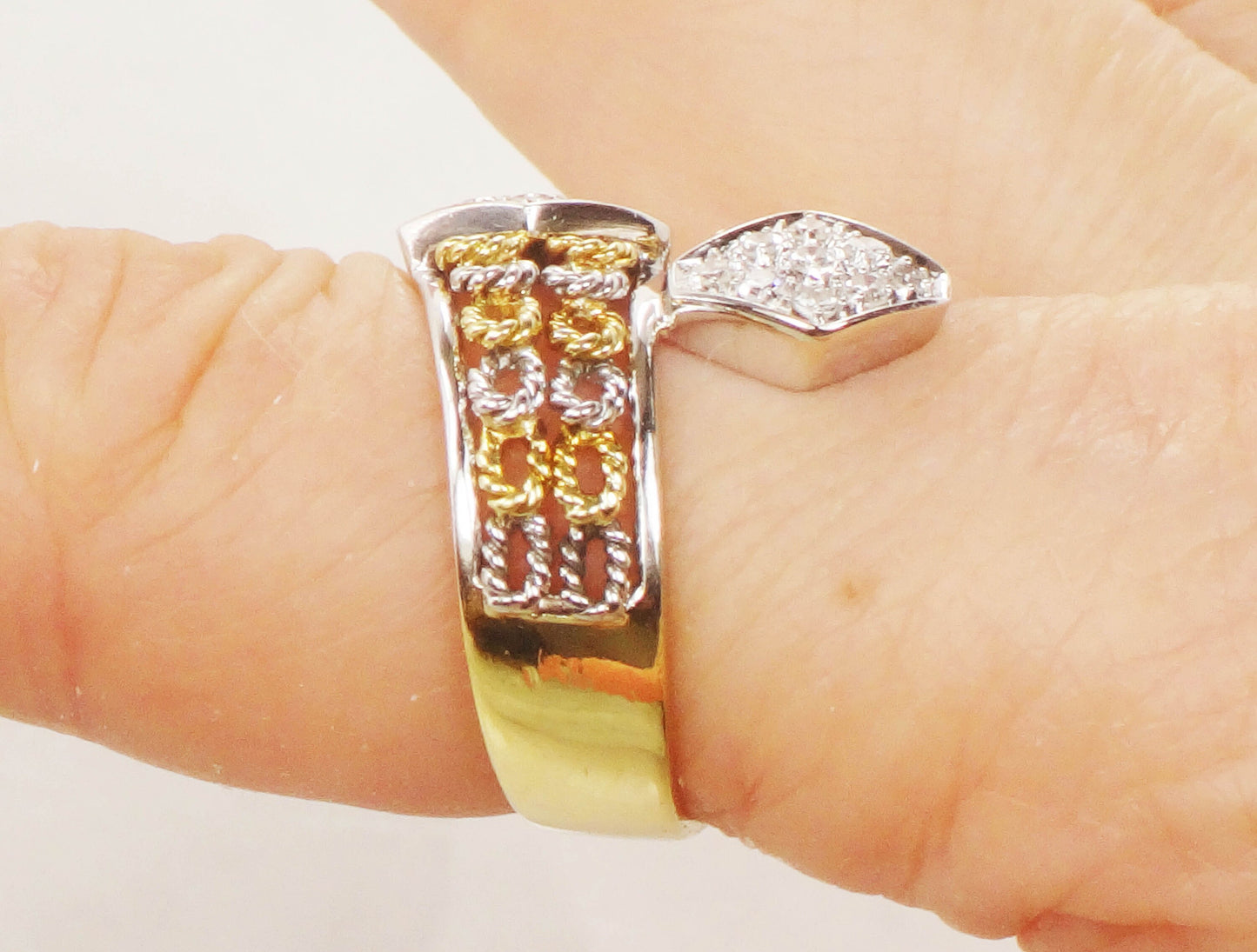 Vintage 18k Two Tone Gold Diamond Ring: Wide Band, Size 6.5