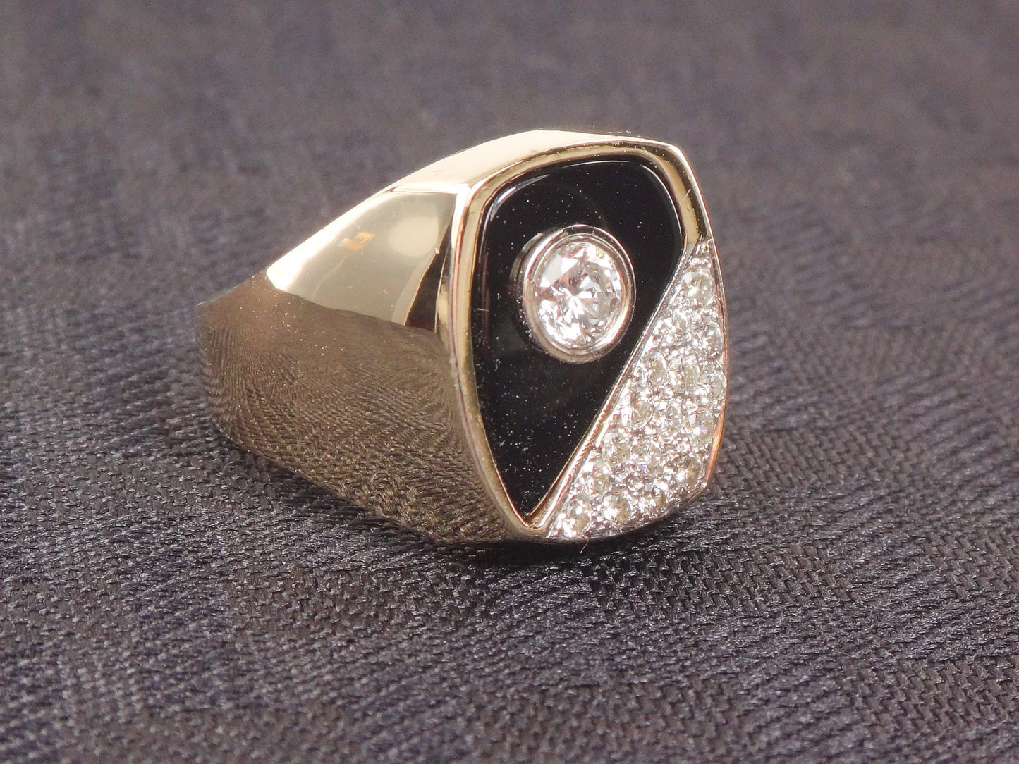 Vintage Men's 14k Yellow Gold Onyx Diamond Ring - Size 9.5