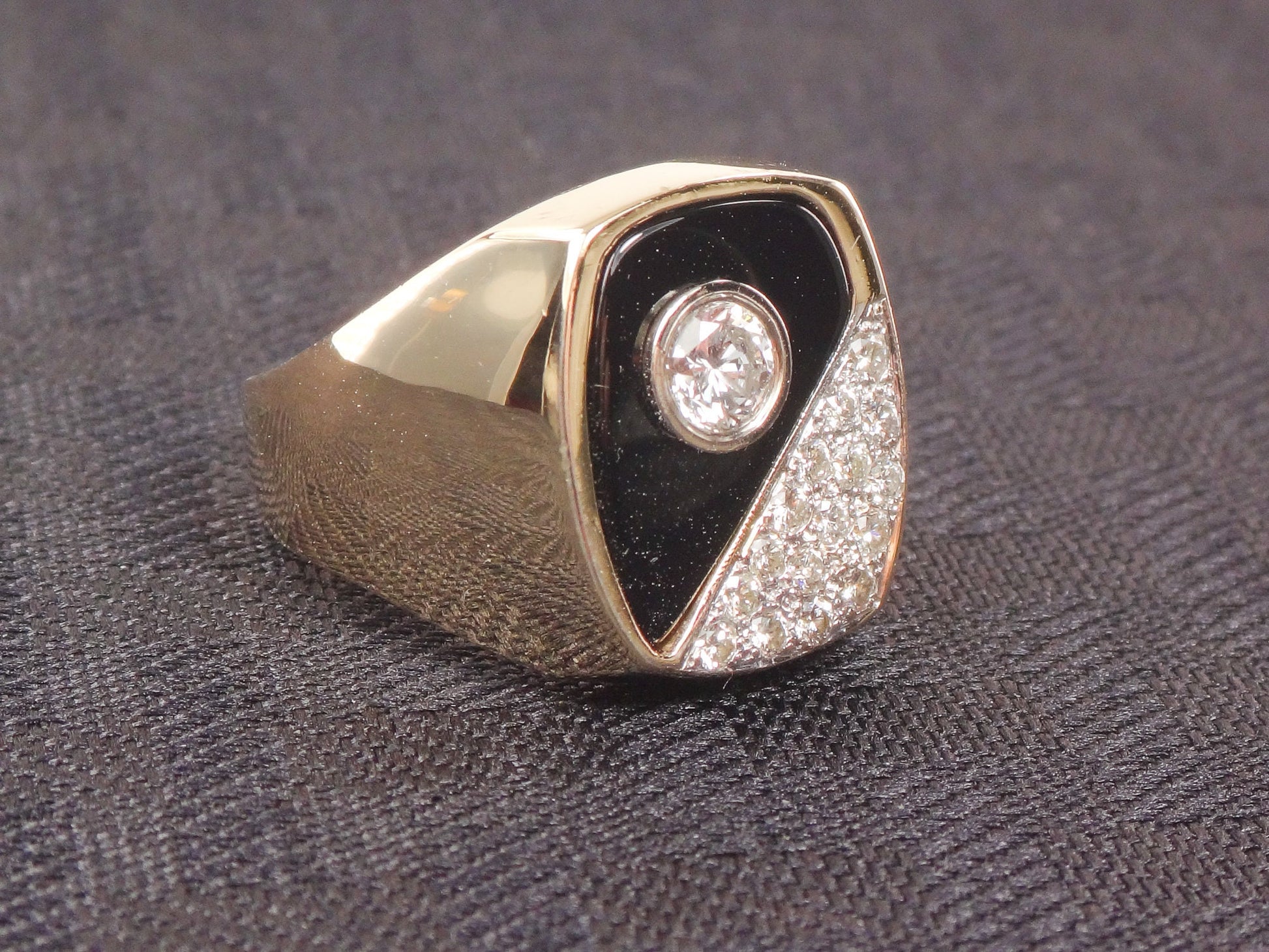 Vintage Men's 14k Yellow Gold Onyx Diamond Ring - Size 9.5