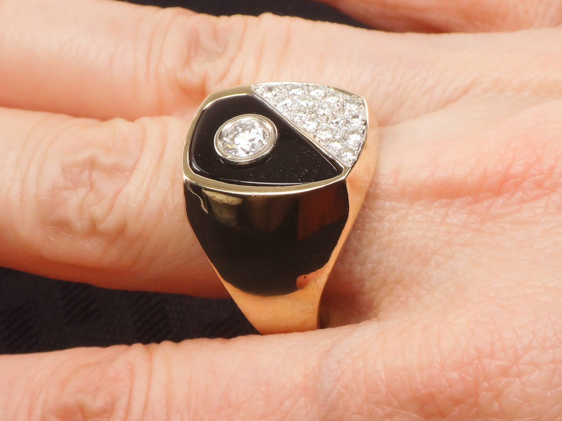 Vintage Men's 14k Yellow Gold Onyx Diamond Ring - Size 9.5