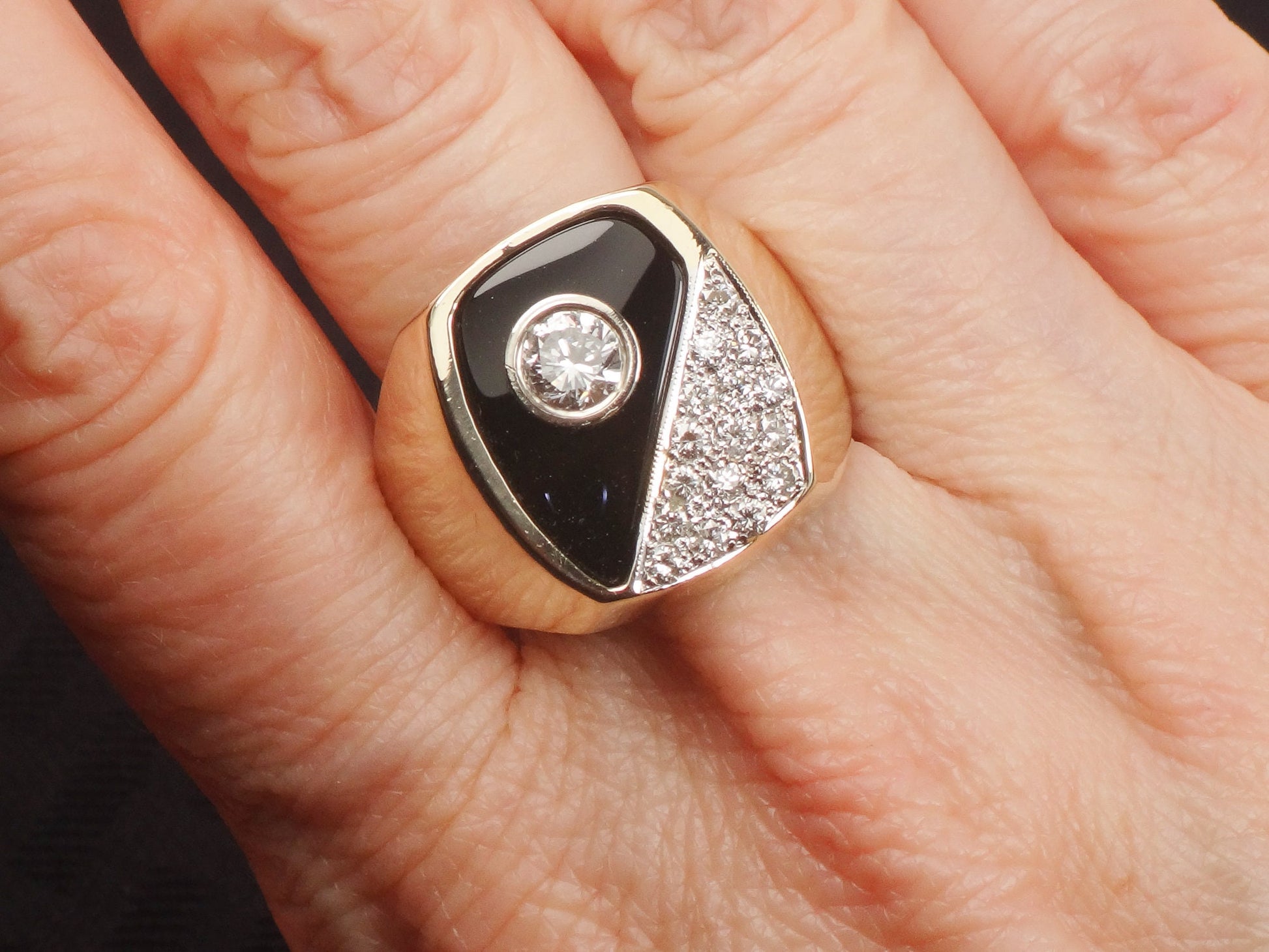 Vintage Men's 14k Yellow Gold Onyx Diamond Ring - Size 9.5