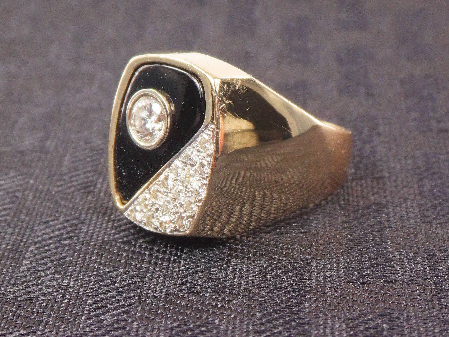 Vintage Men's 14k Yellow Gold Onyx Diamond Ring - Size 9.5