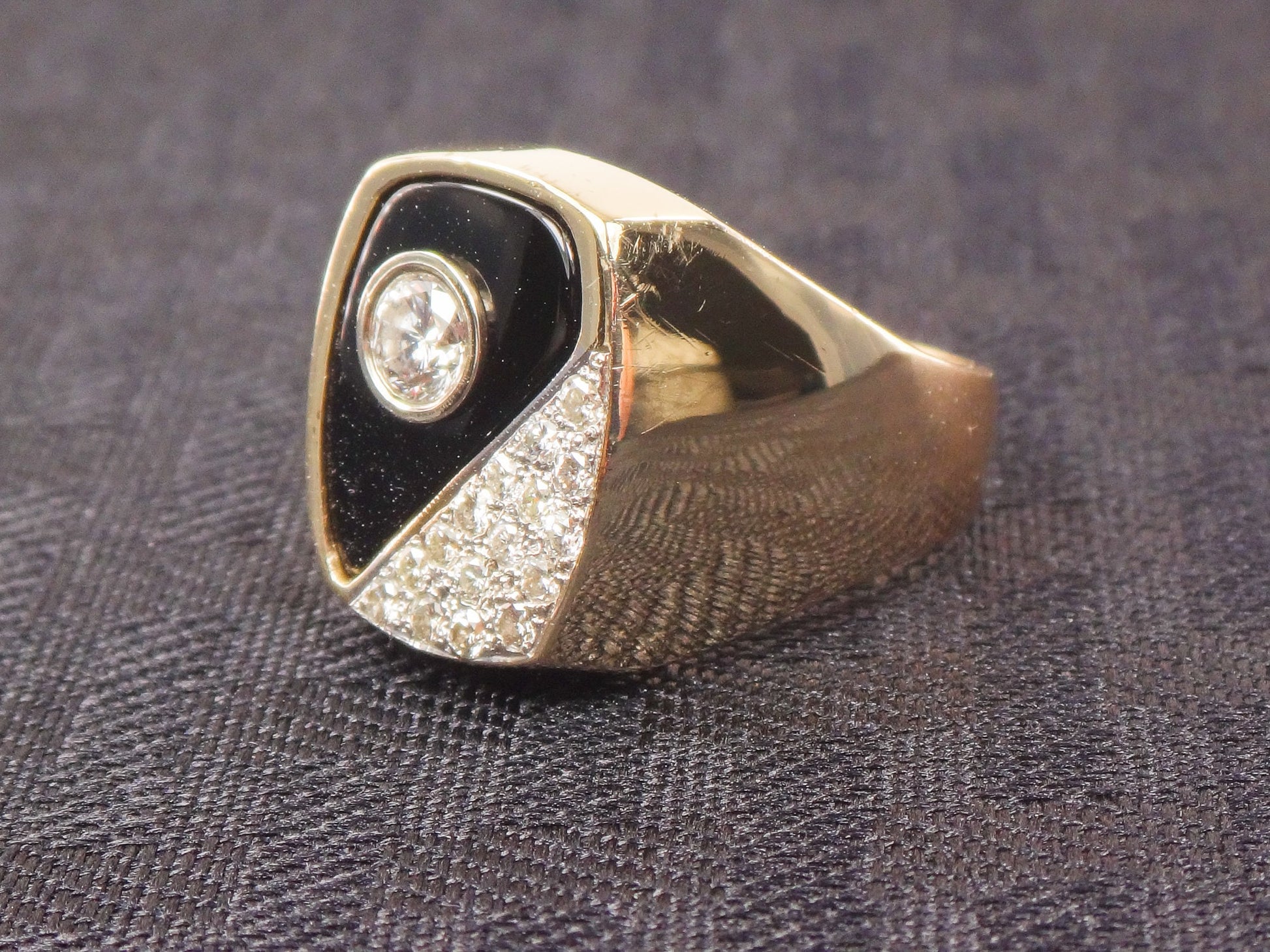 Vintage Men's 14k Yellow Gold Onyx Diamond Ring - Size 9.5