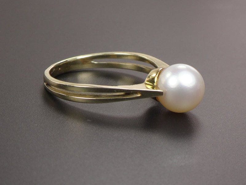 Vintage 14k Yellow Gold Cultured Pearl Ring - Modern Style, Size 5.5