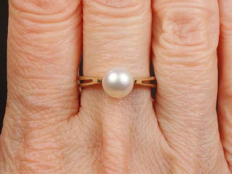 Vintage 14k Yellow Gold Cultured Pearl Ring - Modern Style, Size 5.5