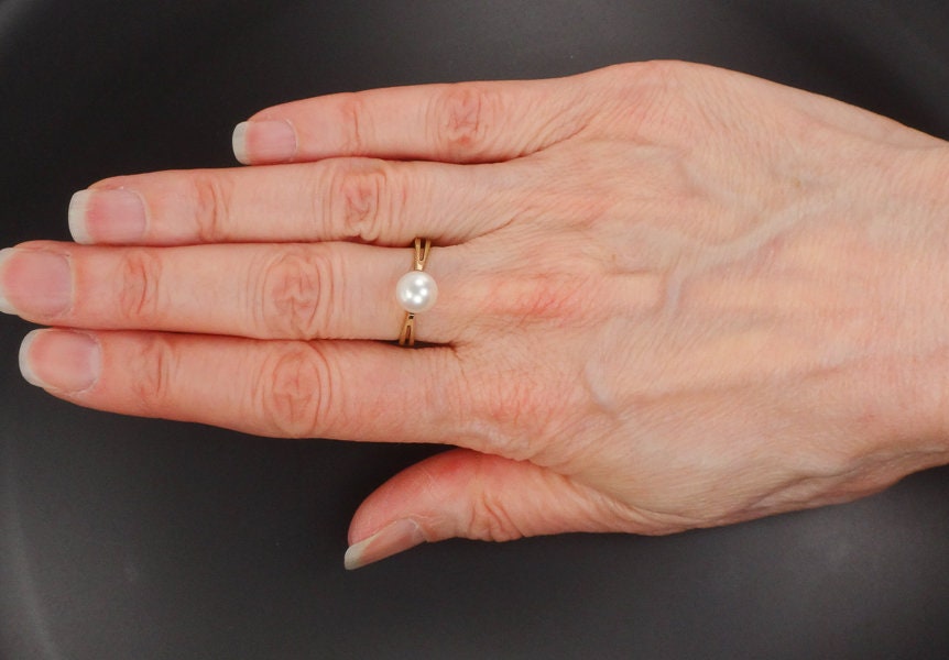 Vintage 14k Yellow Gold Cultured Pearl Ring - Modern Style, Size 5.5