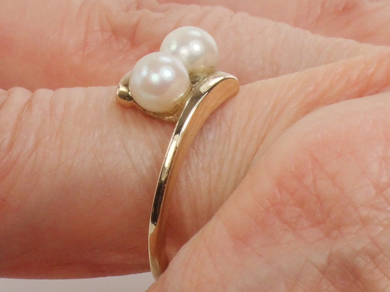 Vintage 14k Yellow Gold Toi et Moi Pearl Ring - Size 6