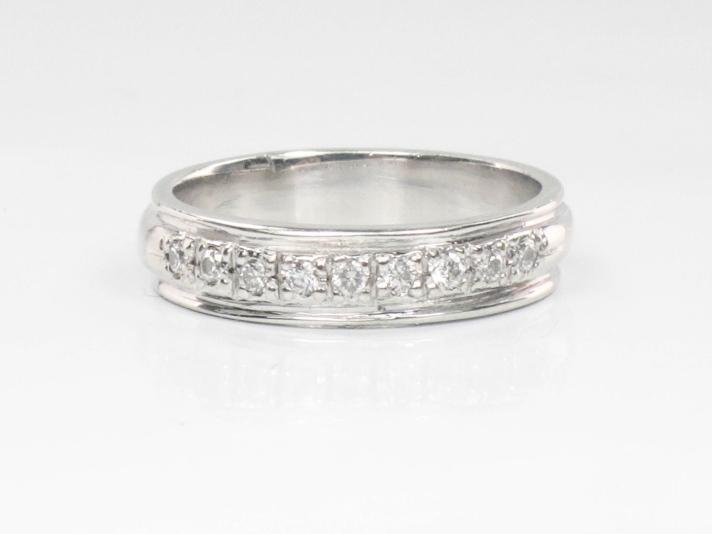 Vintage 14k White Gold Natural Diamond Wedding Band Stacking Ring Size 7