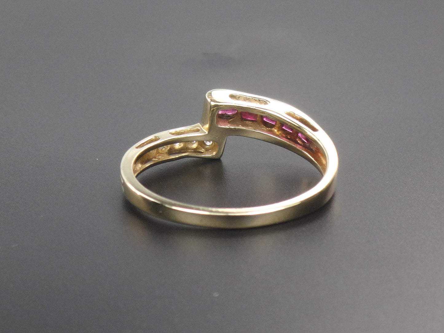 Vintage 14k Yellow Gold Ruby and Diamond Ring Crossover Style Ring Size 7.75