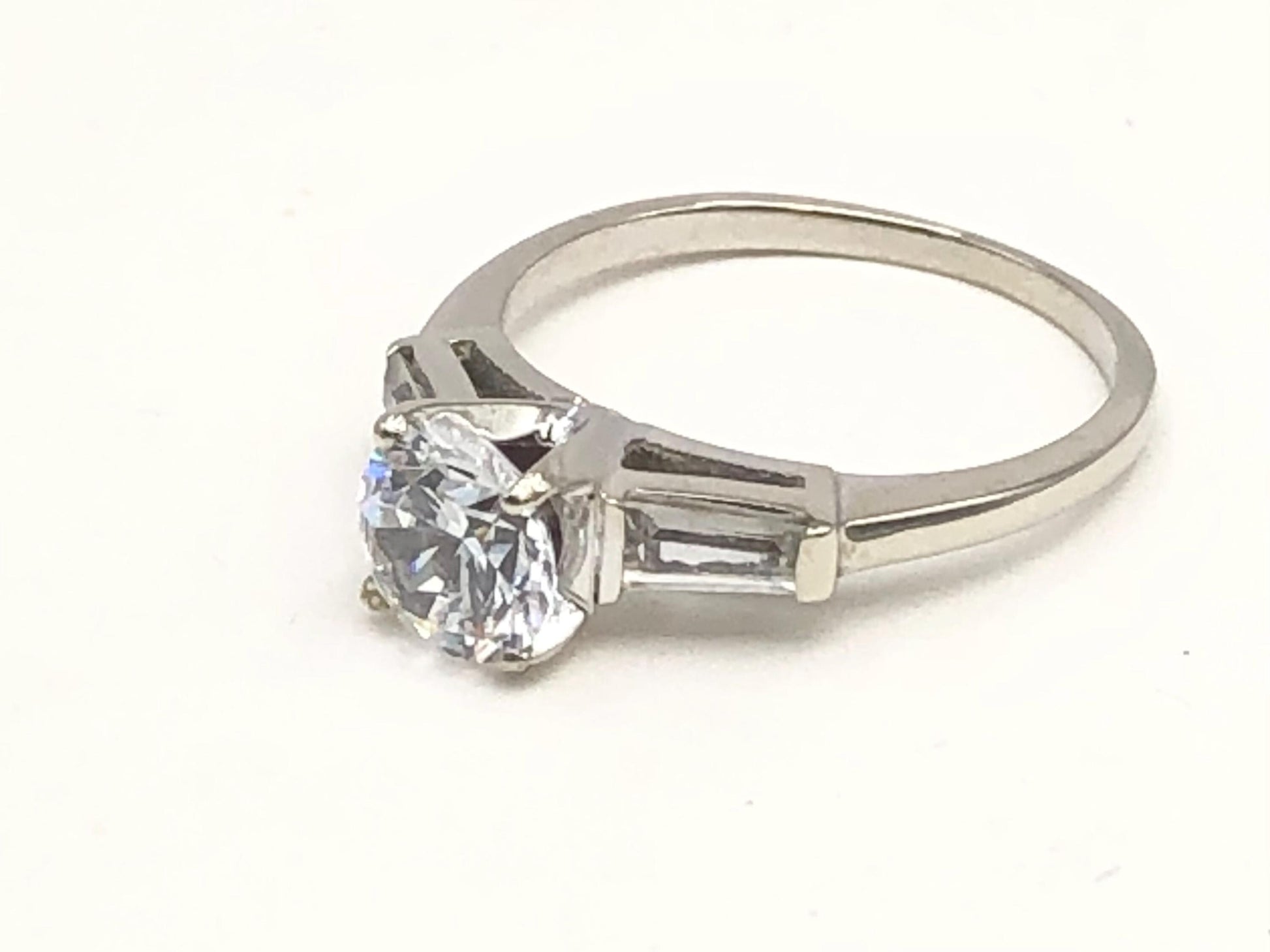 Vintage 14k White Gold Engagement Ring: Round CZ & Sapphire Baguettes, Size 7