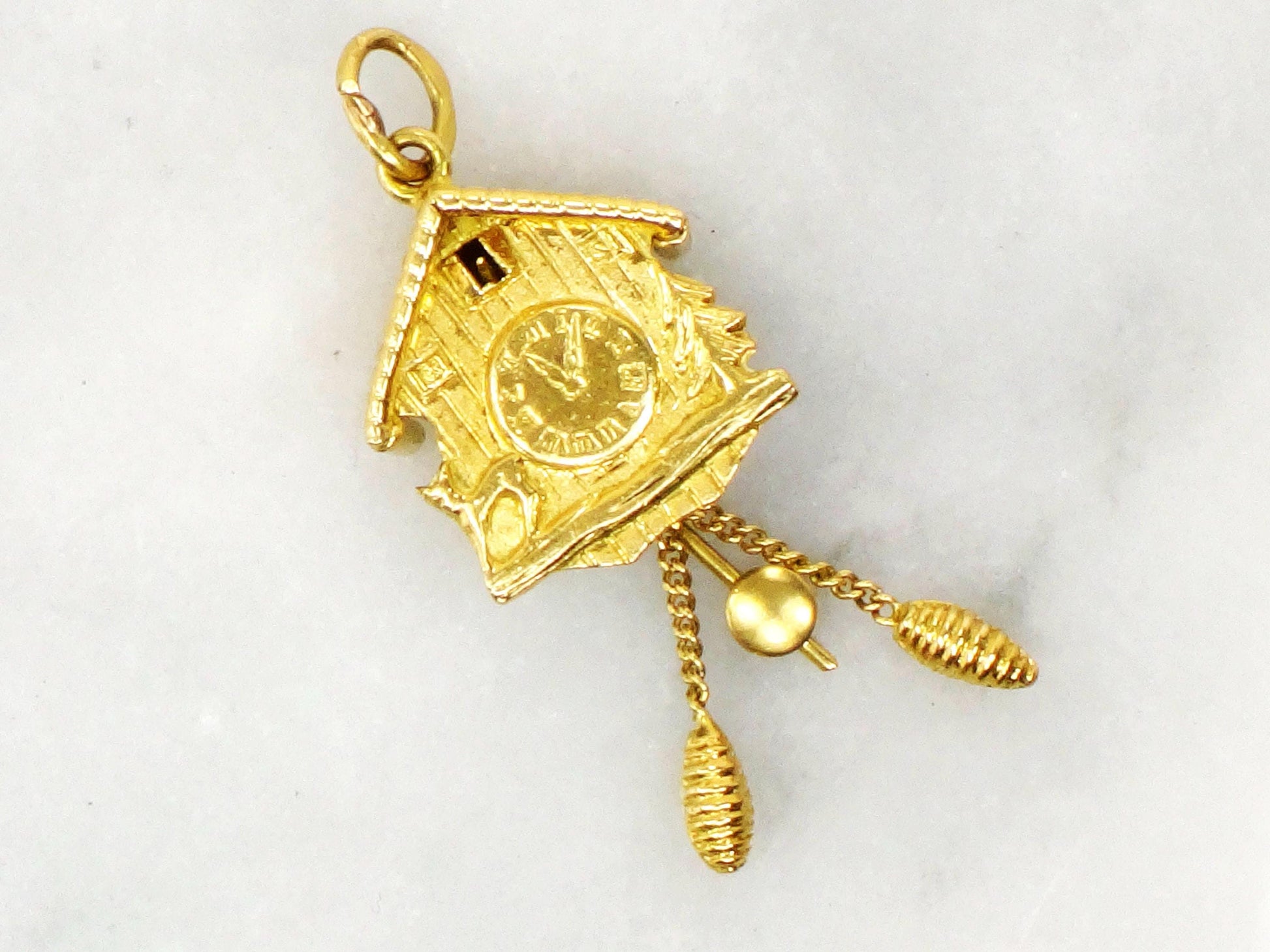 Vintage 18k Gold Cuckoo Clock Charm Pendant: Moving Pendulum, Bavaria Souvenir