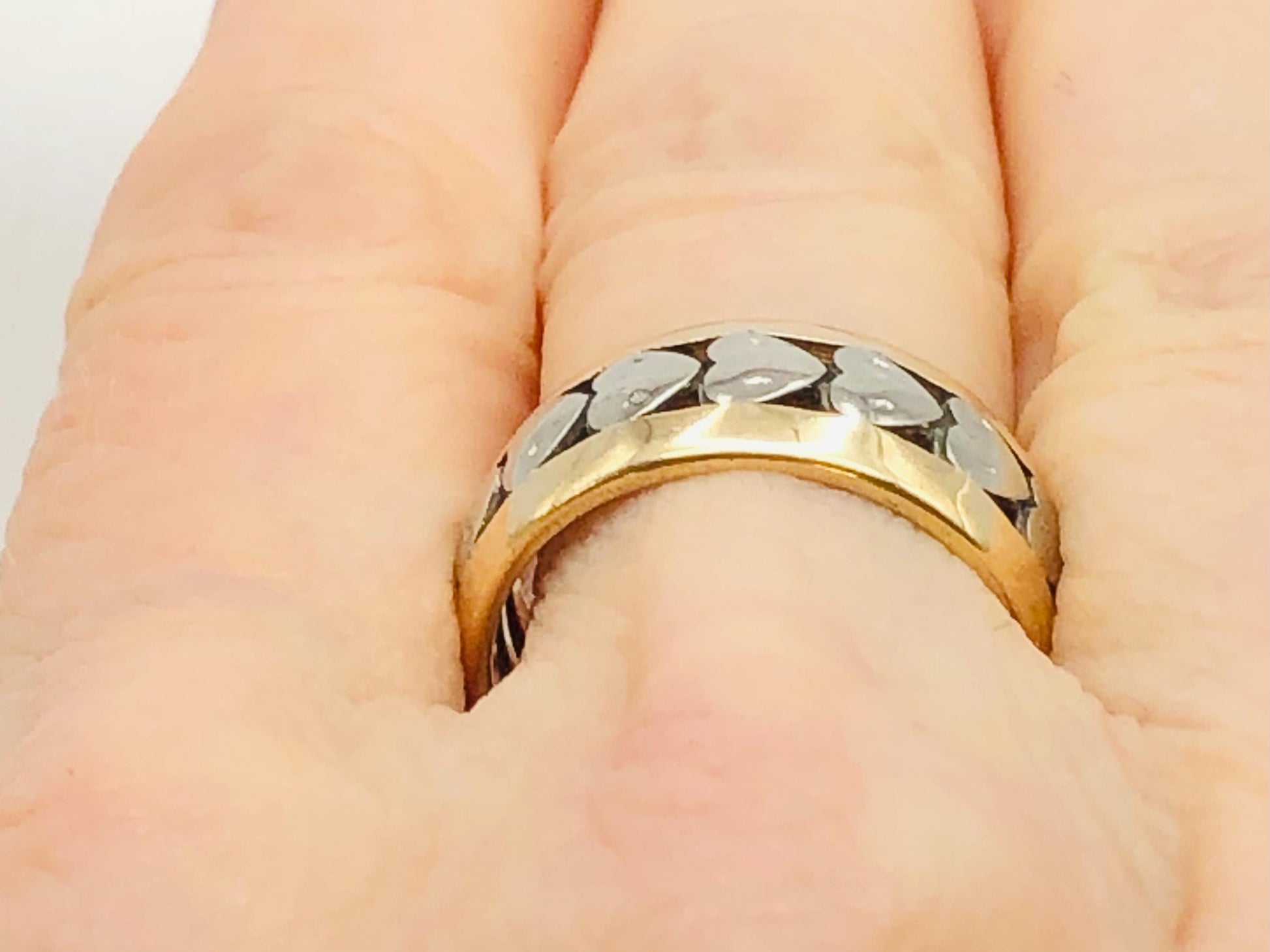 Vintage 14k Two-Tone Gold Hearts Wedding Band - 7.7 MM, Size 6.25