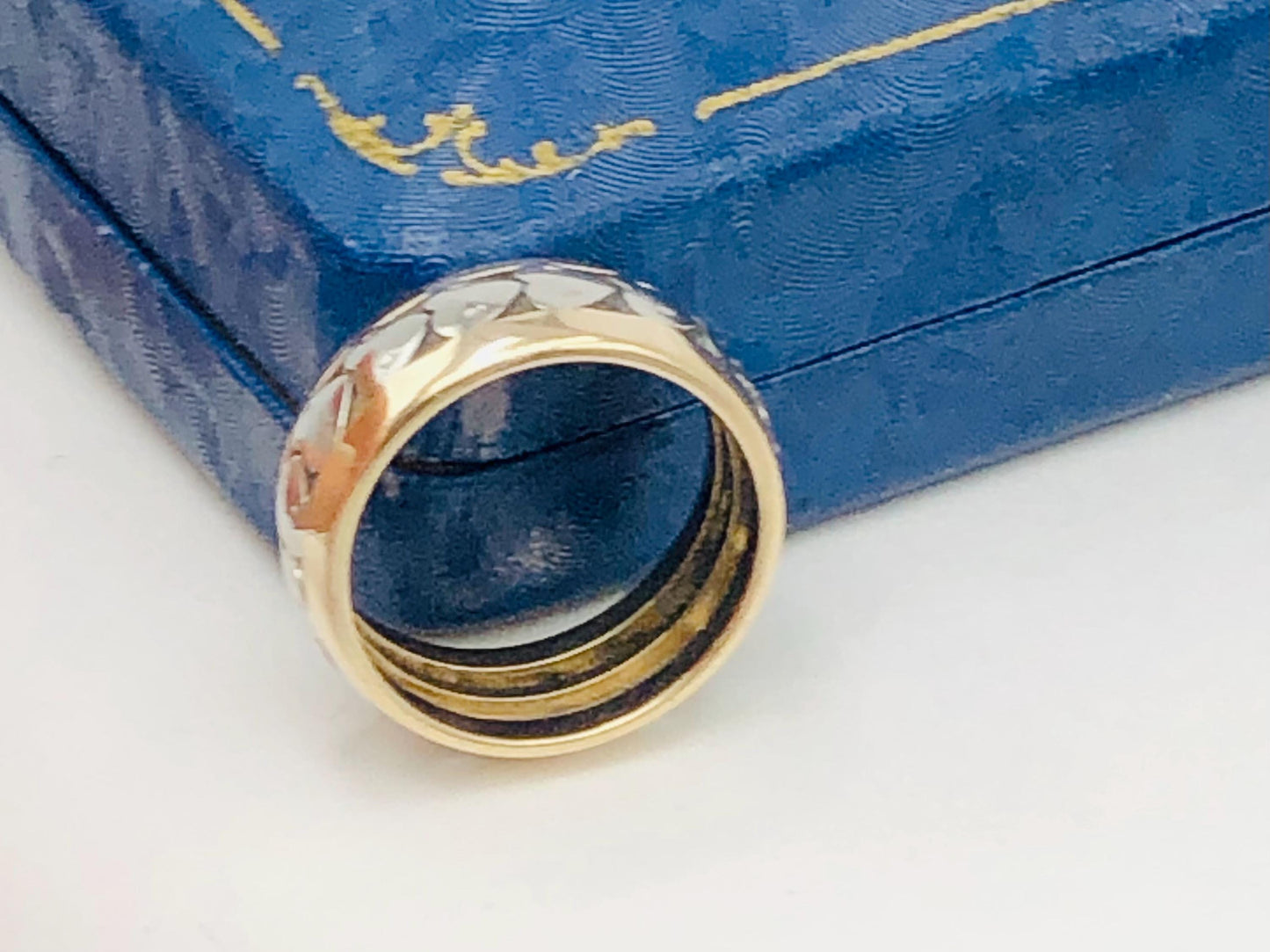 Vintage 14k Two-Tone Gold Hearts Wedding Band - 7.7 MM, Size 6.25