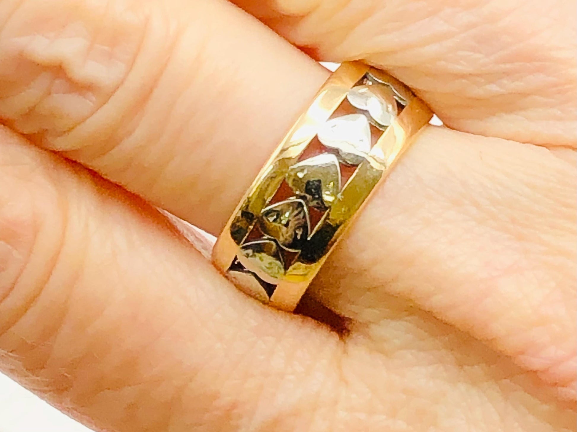 Vintage 14k Two-Tone Gold Hearts Wedding Band - 7.7 MM, Size 6.25
