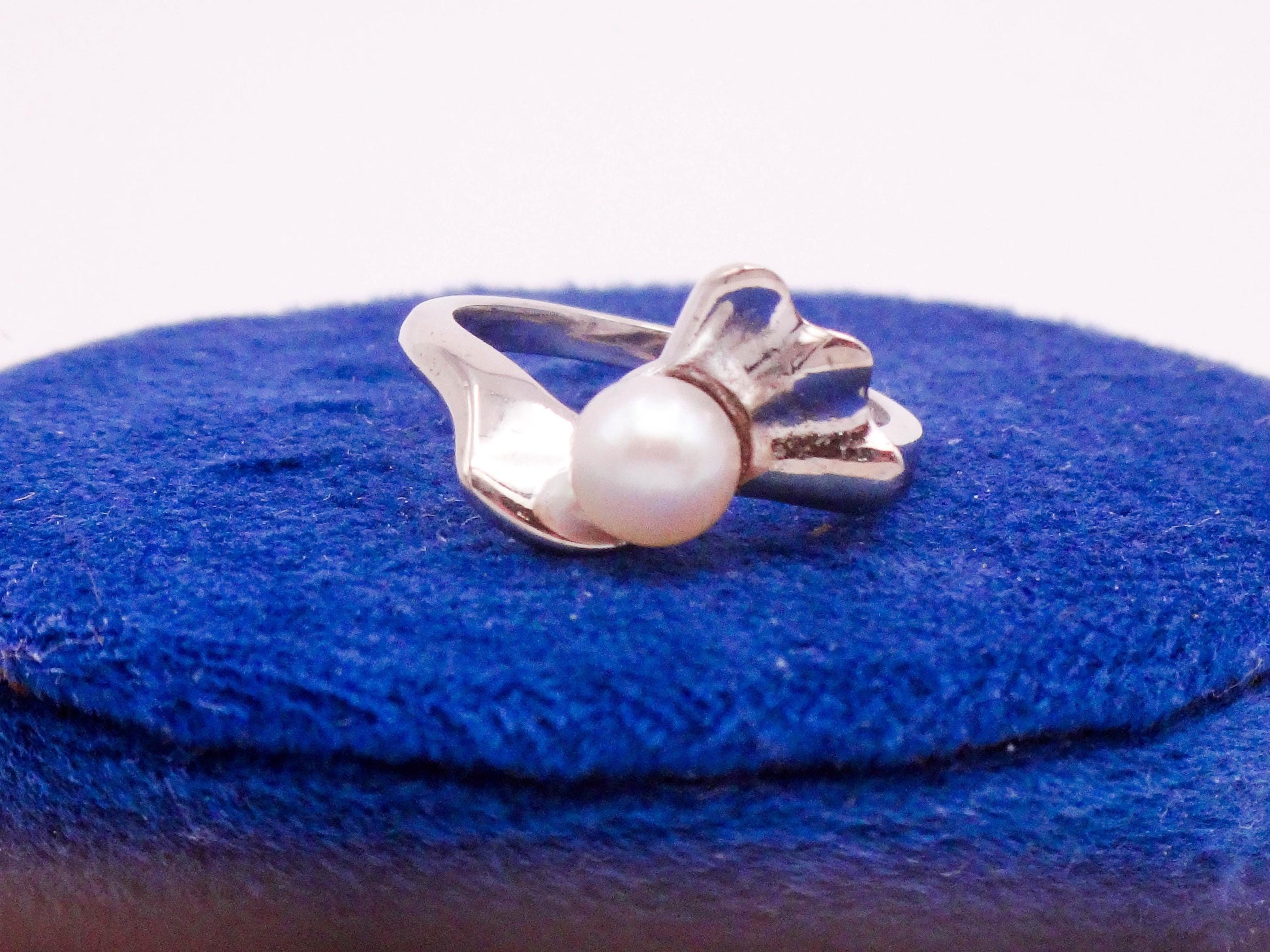 Vintage 14k White Gold Cultured Pearl Ring - Modern Style, Size 5.5