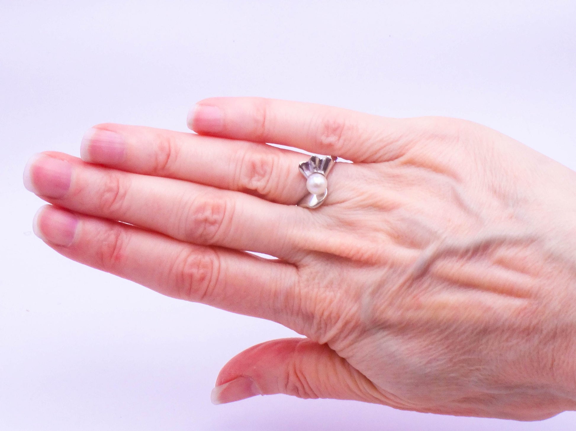 Vintage 14k White Gold Cultured Pearl Ring - Modern Style, Size 5.5