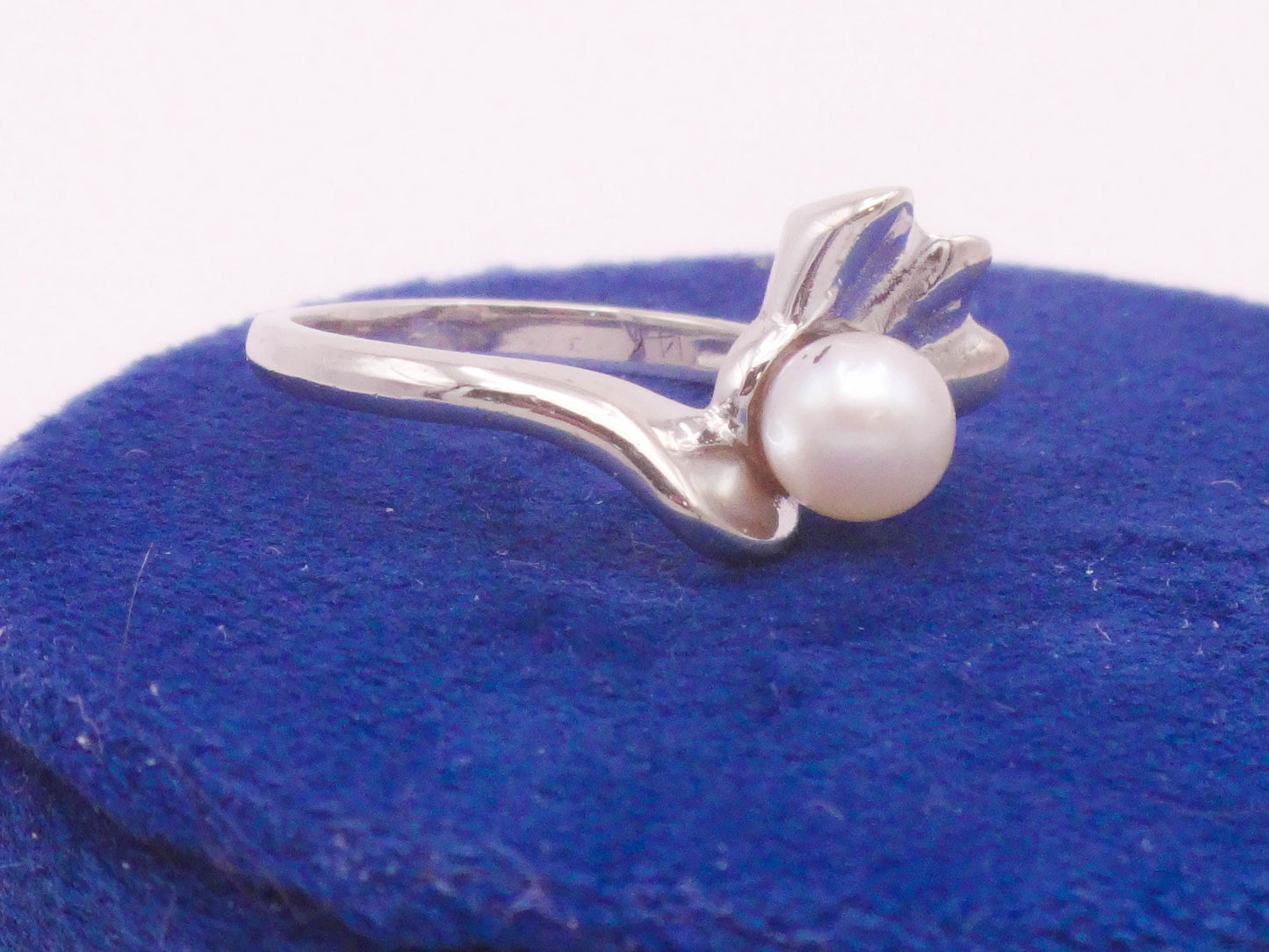 Vintage 14k White Gold Cultured Pearl Ring - Modern Style, Size 5.5