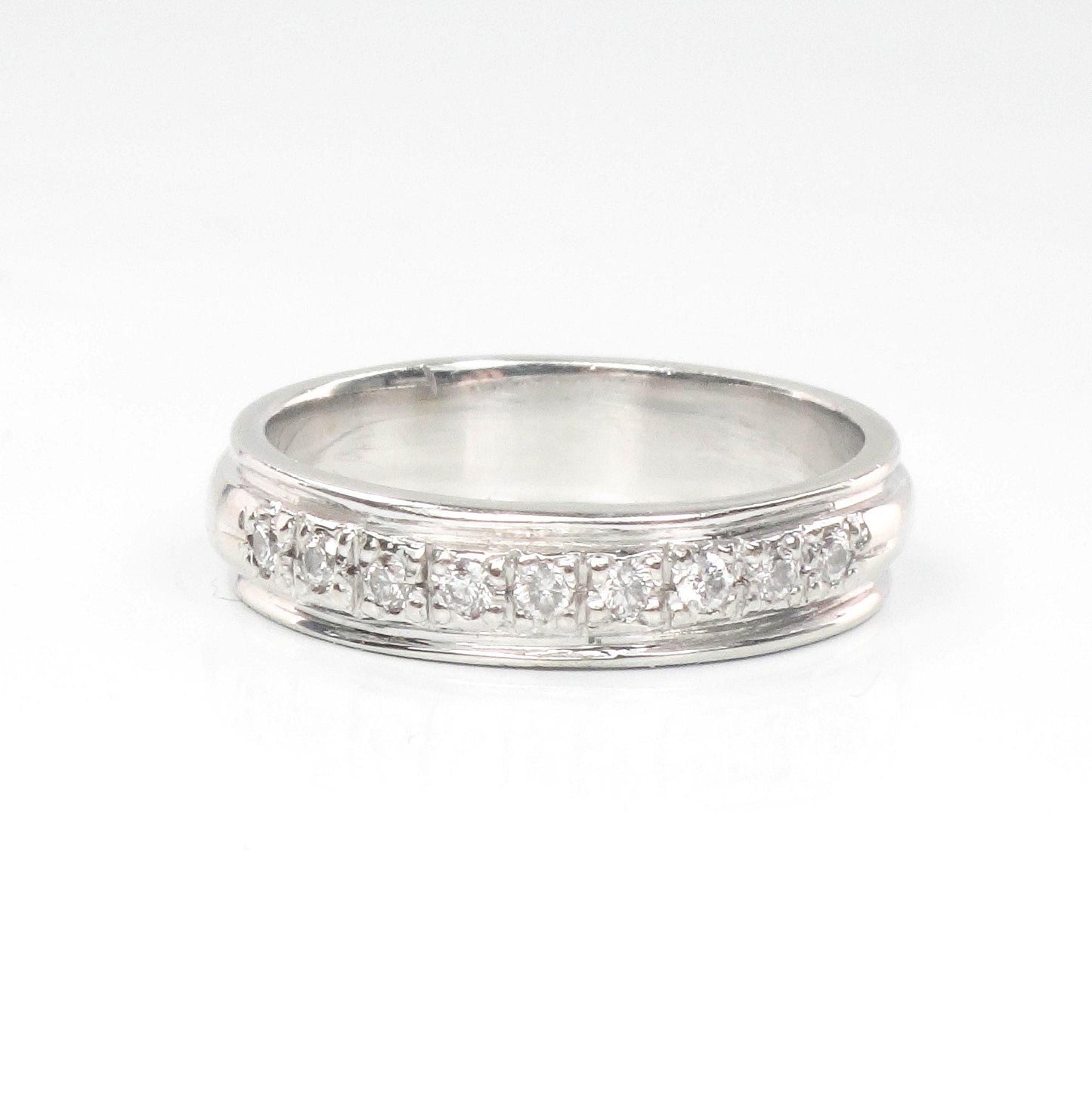 Vintage 14k White Gold Natural Diamond Wedding Band Stacking Ring Size 7