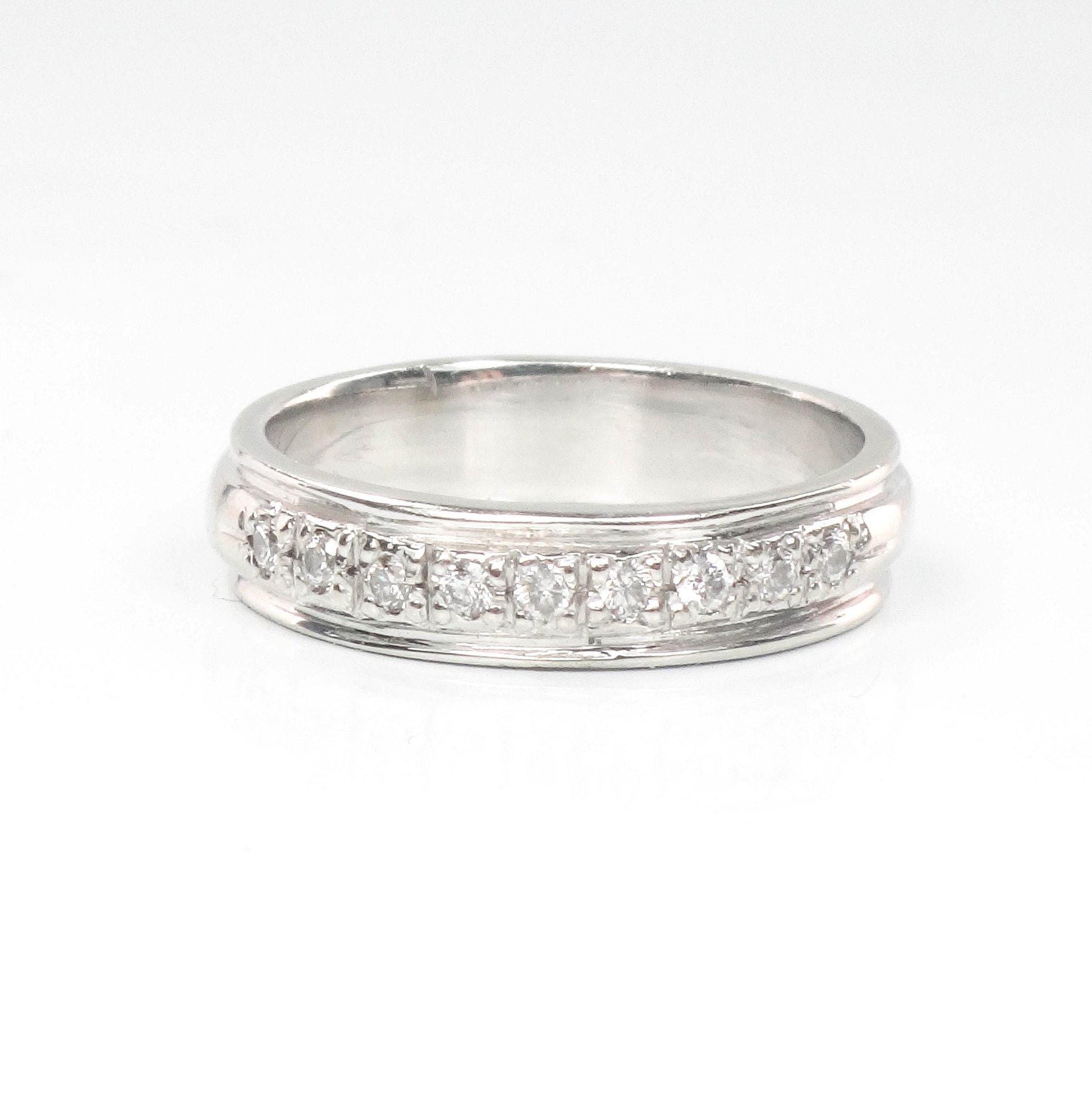 Vintage 14k White Gold Natural Diamond Wedding Band Stacking Ring Size 7