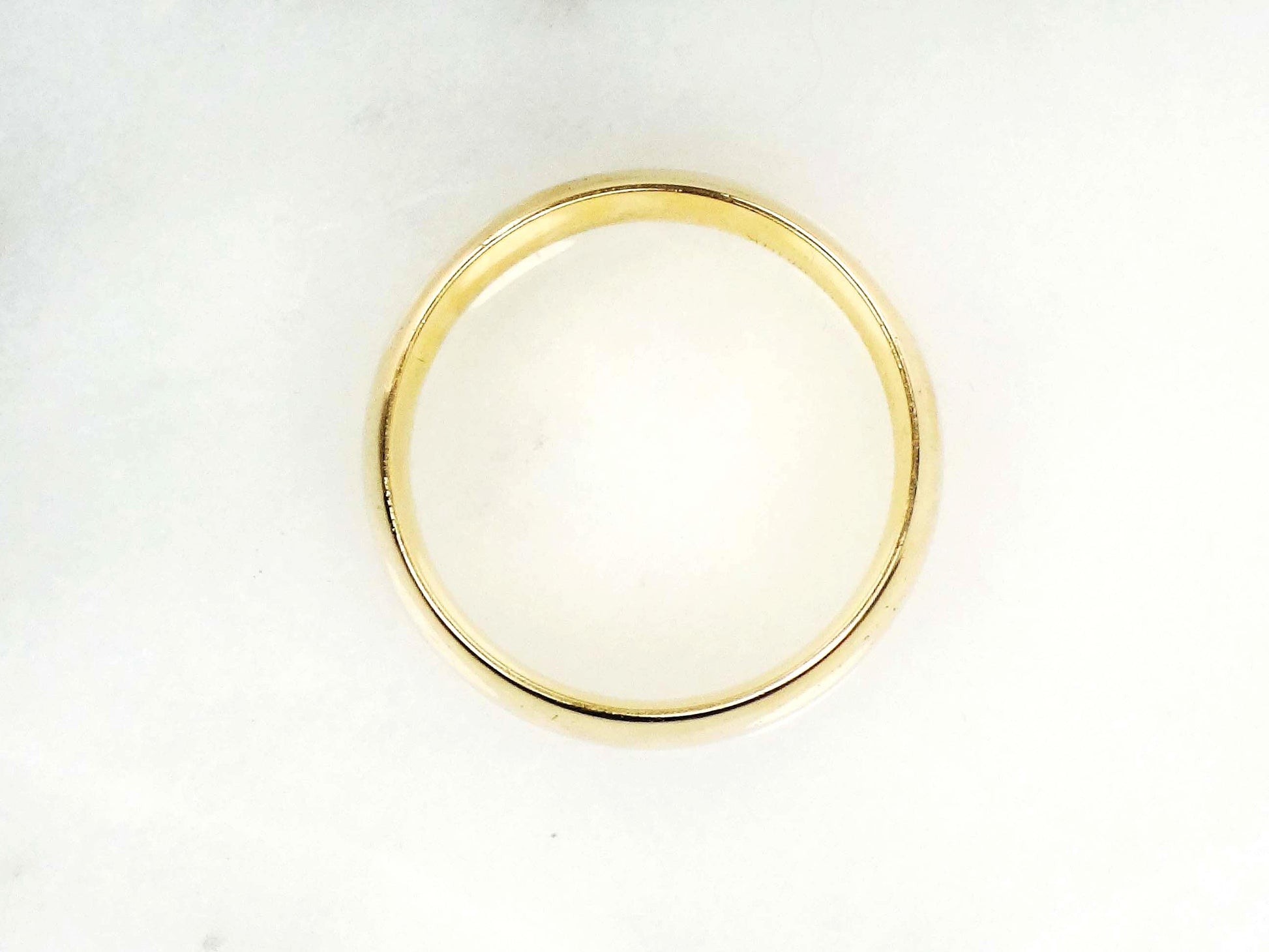 Vintage 14k Yellow Gold Wedding Band: 7mm Comfort Fit, Size 10.5