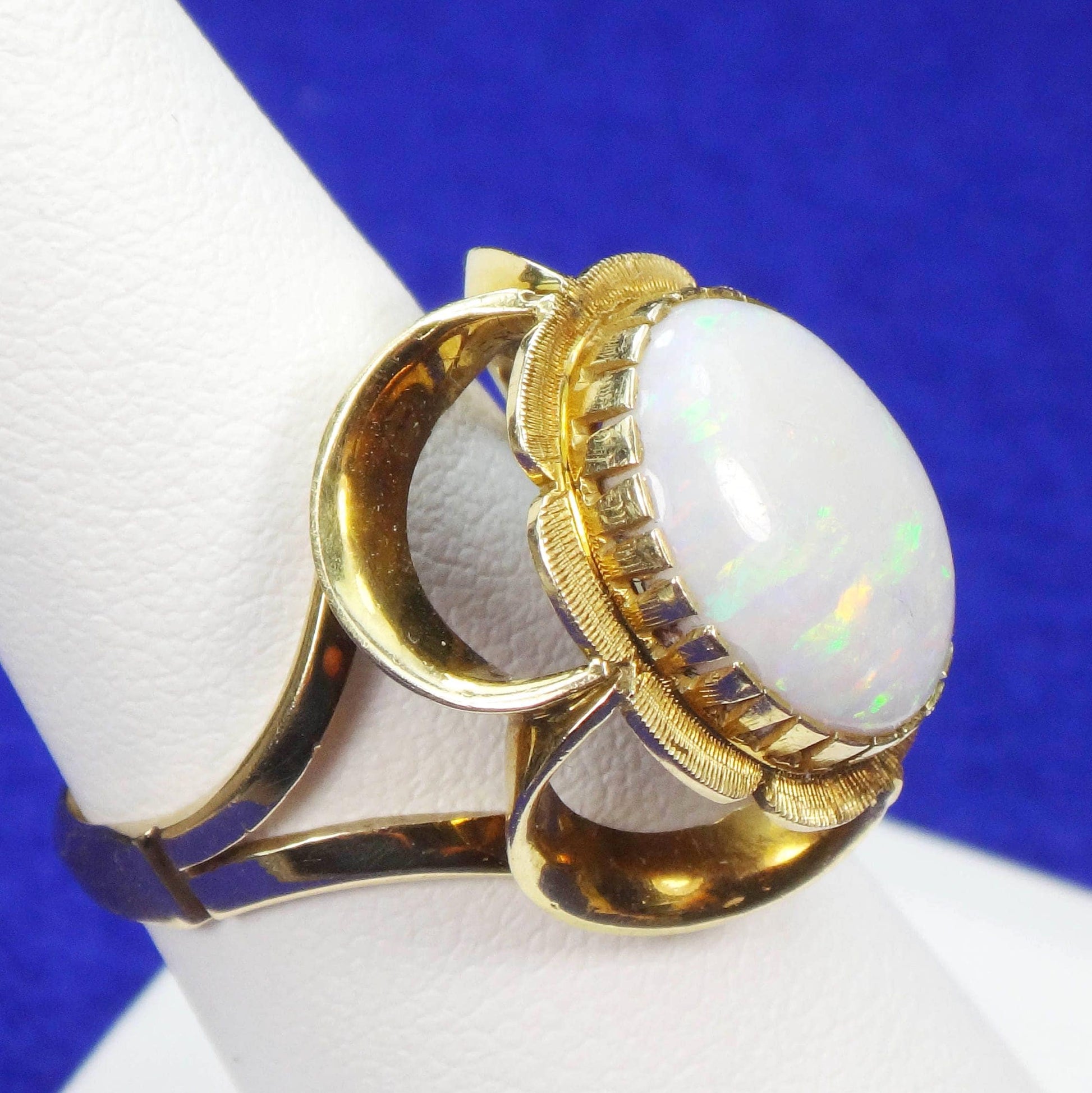 Vintage 14k Yellow Gold Opal Ring: October Birthstone Floral Design, Size 7