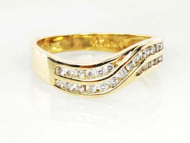 Vintage Diamond Twist Ring: 14k Yellow Gold Wave Style, Size 7.25