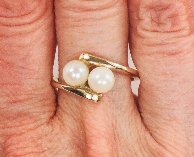 Vintage 14k Yellow Gold Toi et Moi Pearl Ring - Size 6