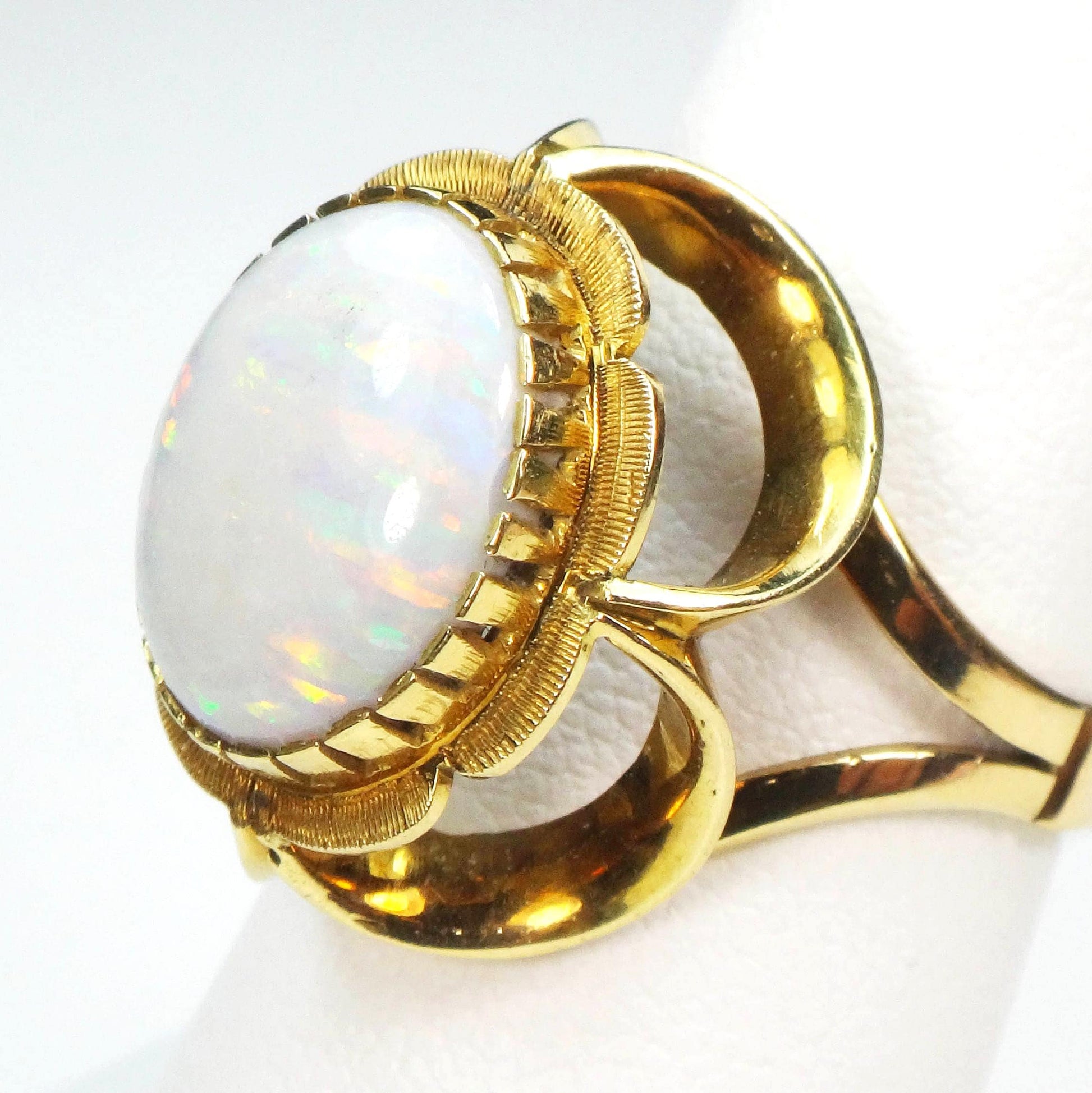 Vintage 14k Yellow Gold Opal Ring: October Birthstone Floral Design, Size 7