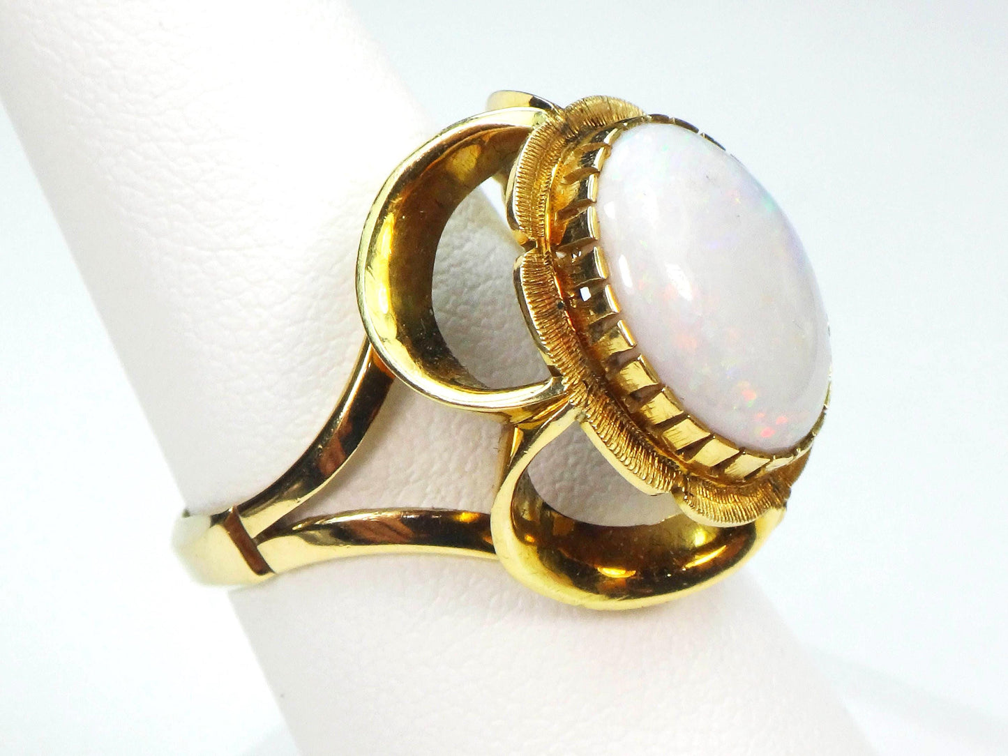 Vintage 14k Yellow Gold Opal Ring: October Birthstone Floral Design, Size 7