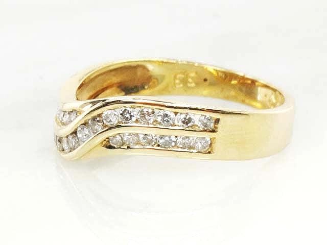 Vintage Diamond Twist Ring: 14k Yellow Gold Wave Style, Size 7.25
