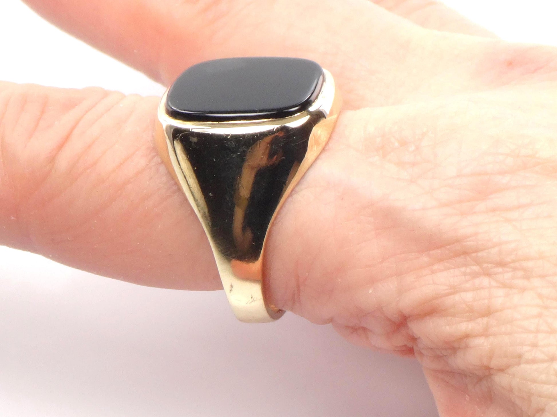 Vintage Men's 9k Yellow Gold Onyx Ring: London Hallmarks, Circa 1935, Size 11.25