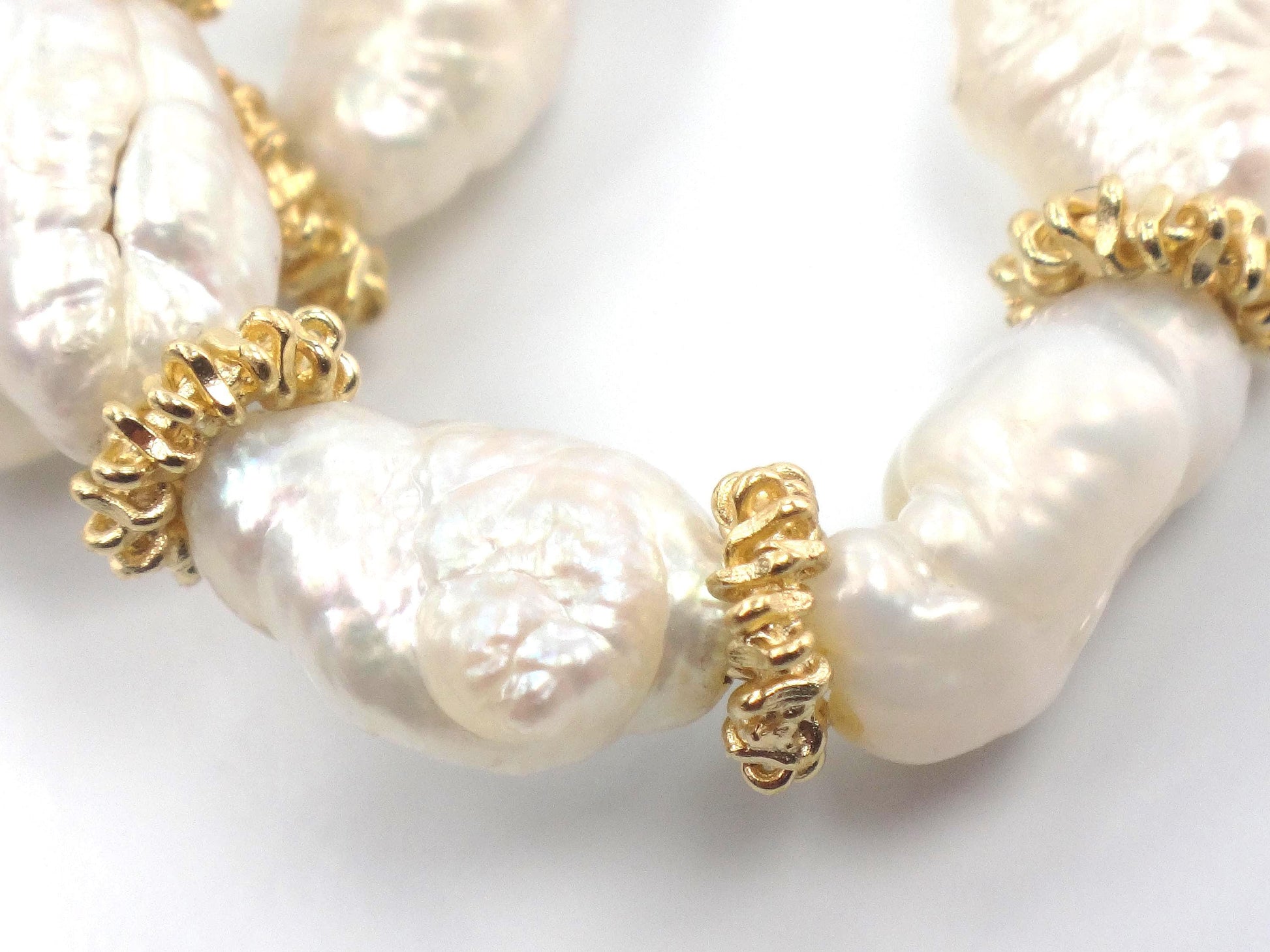 Vintage 14k Yellow Gold Freshwater Pearl Hoop Earrings