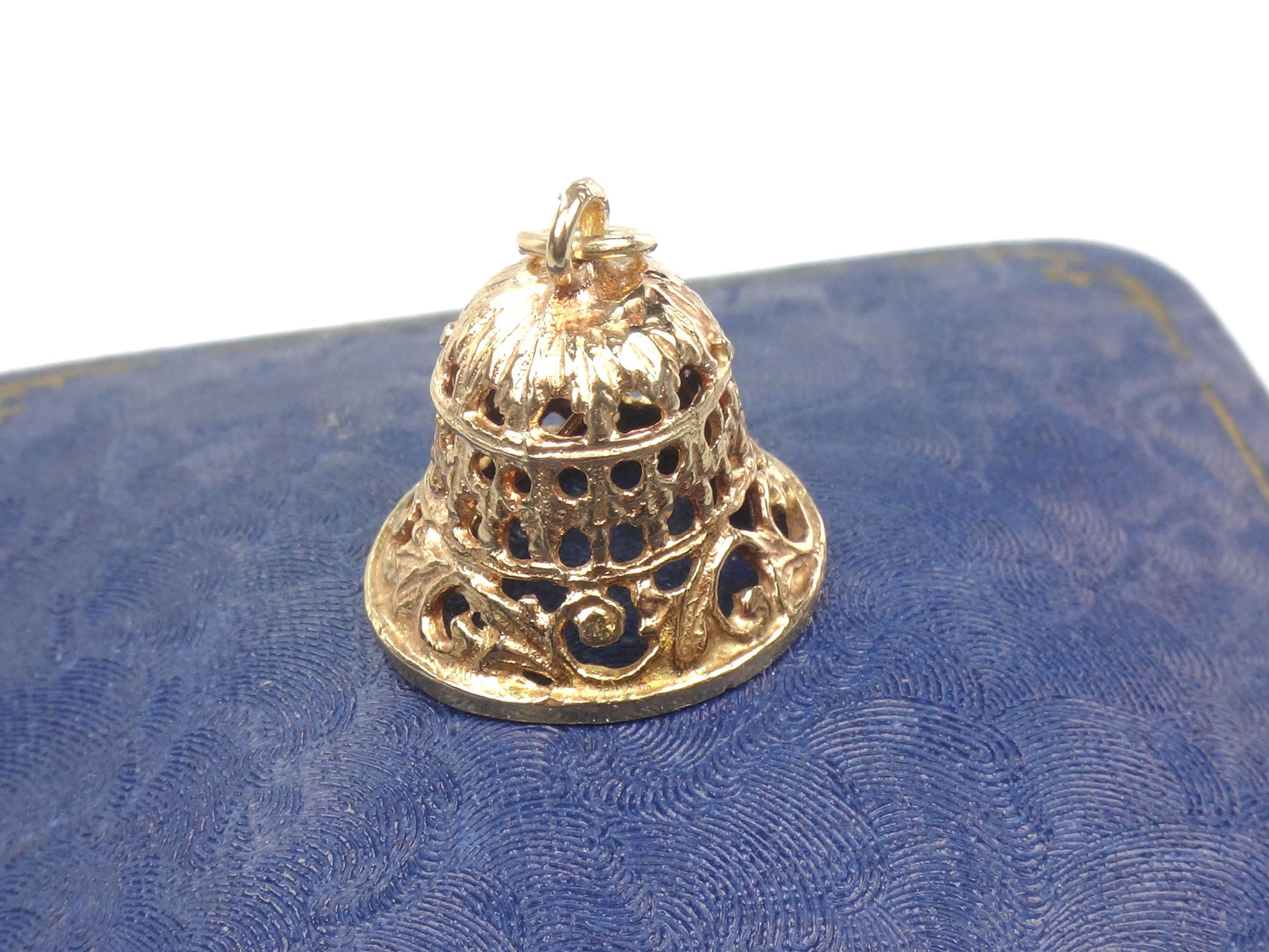 Vintage 14k Yellow Gold Bell Pendant: 3D Moveable Filigree Charm